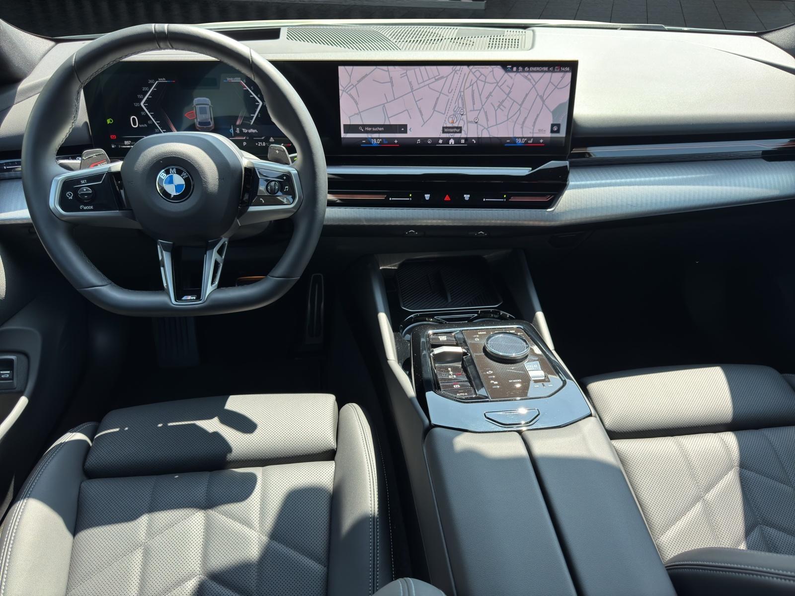 BMW 520d xDrive Touring M Sport-image-9