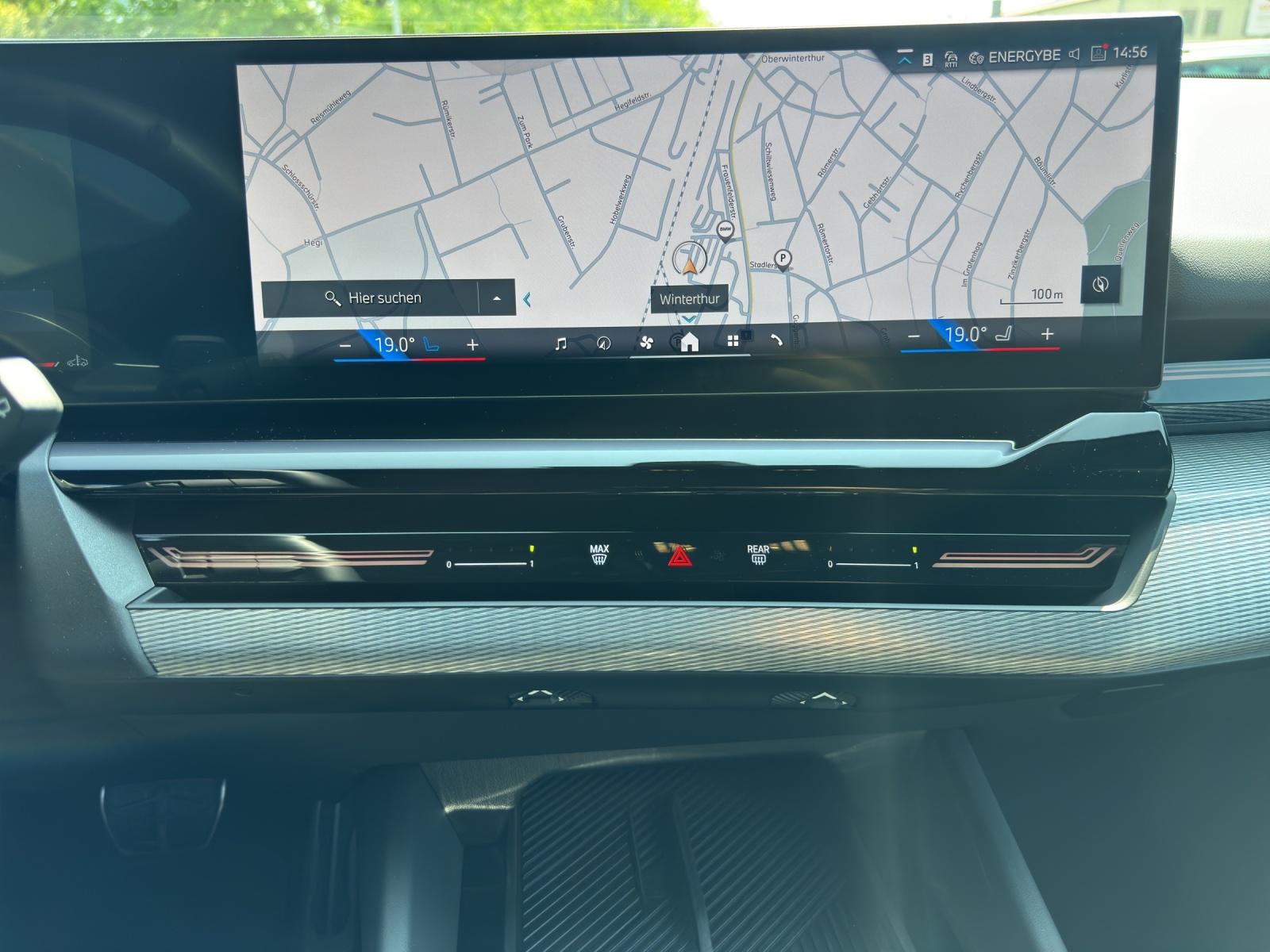 BMW 520d xDrive Touring M Sport-image-11
