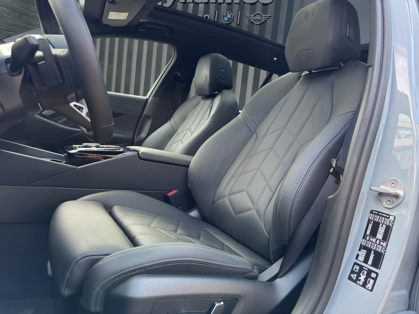 BMW 520d xDrive Touring M Sport-image-14