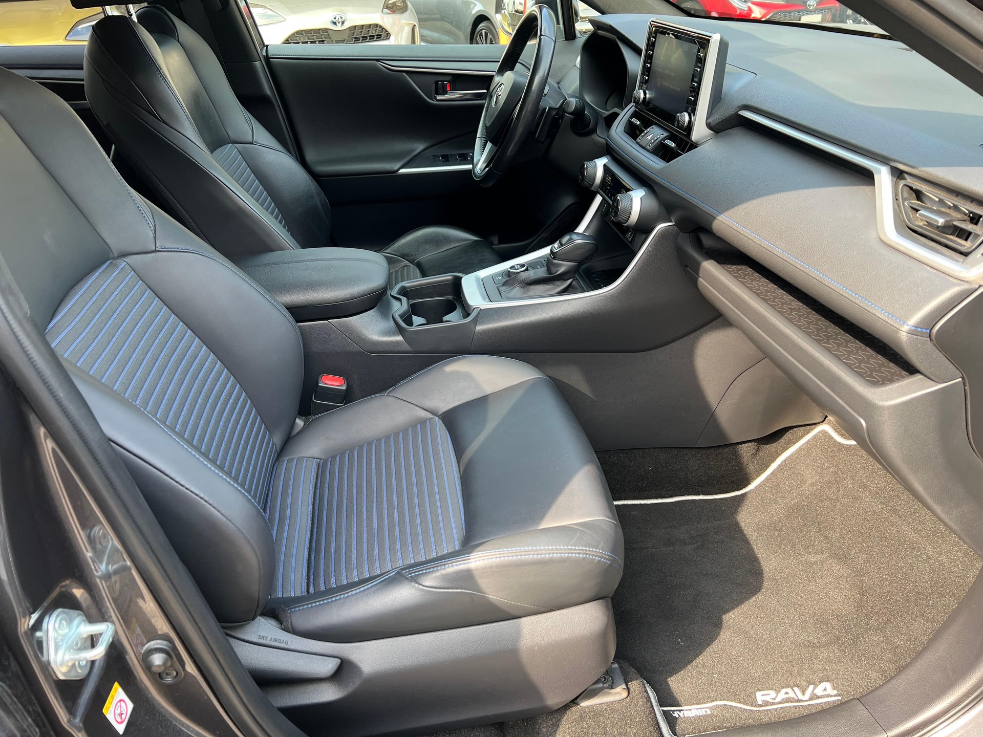 TOYOTA RAV4 2.5 HSD Style-image-13
