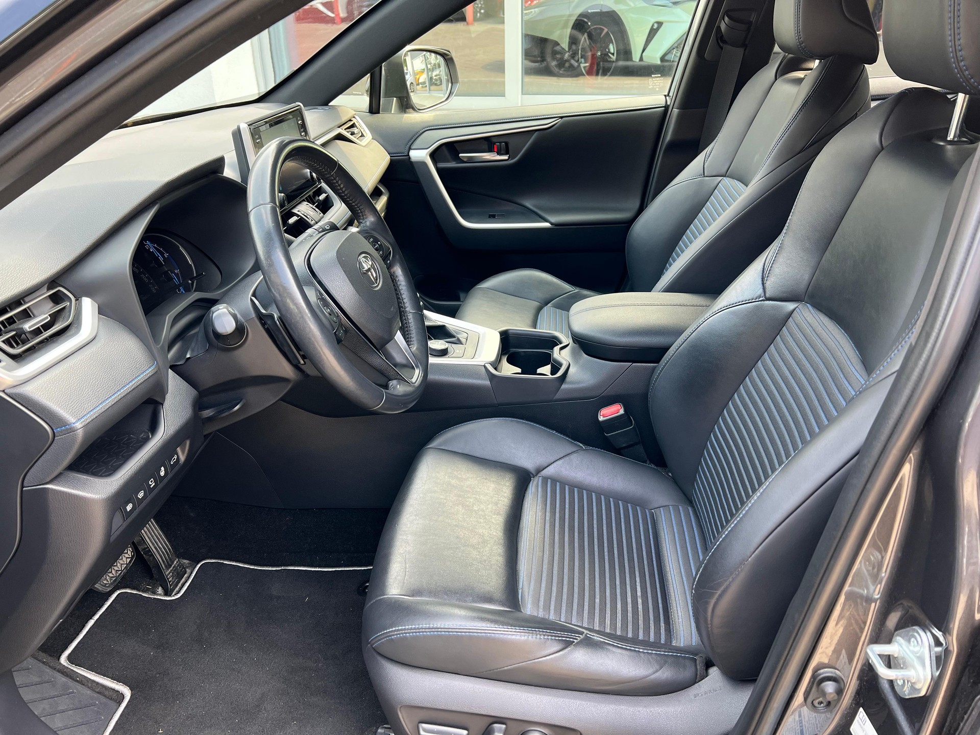 TOYOTA RAV4 2.5 HSD Style-image-8
