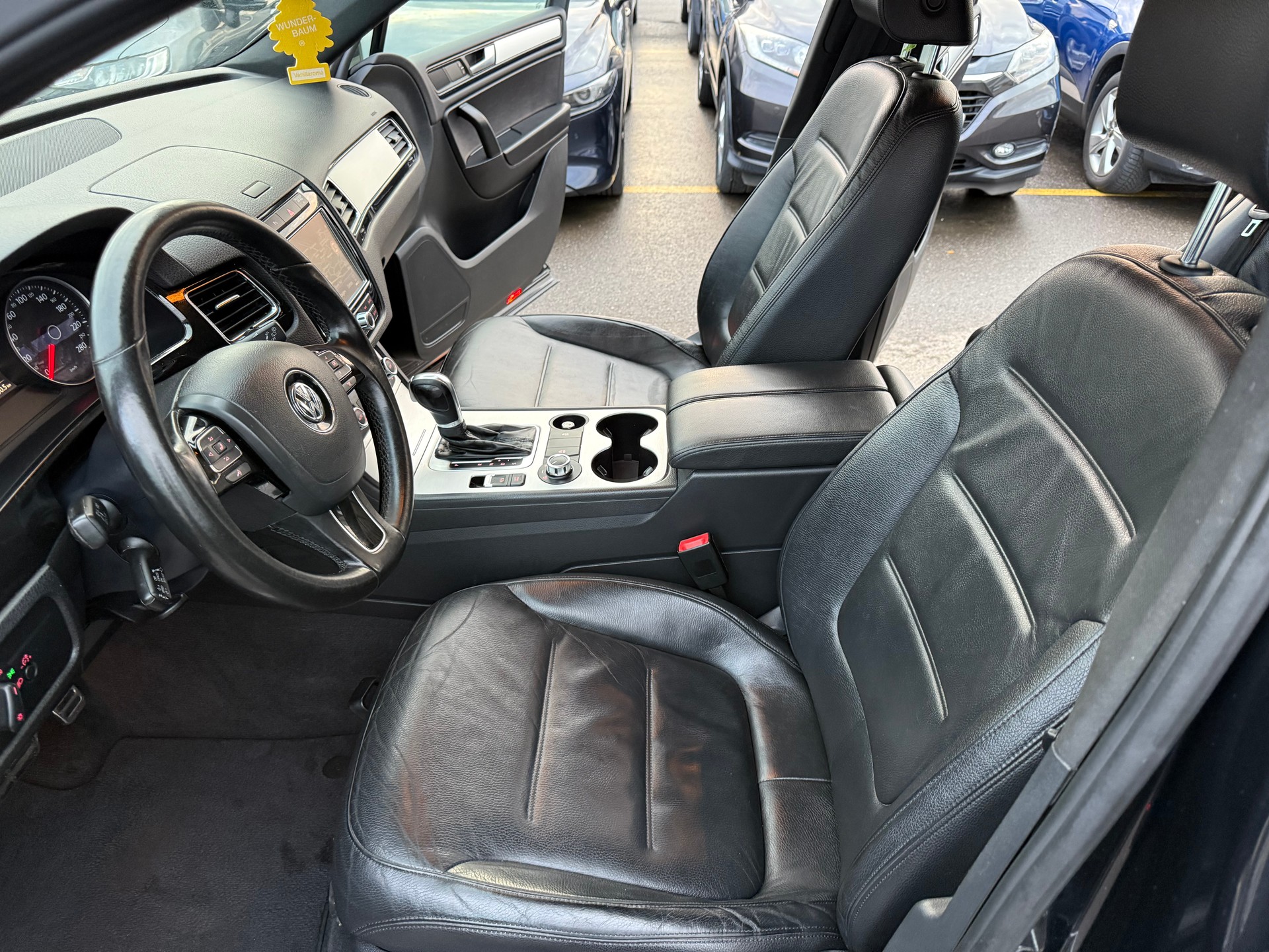 VW Touareg 3.0 TDI BlueMotion Technology Tiptronic-image-9