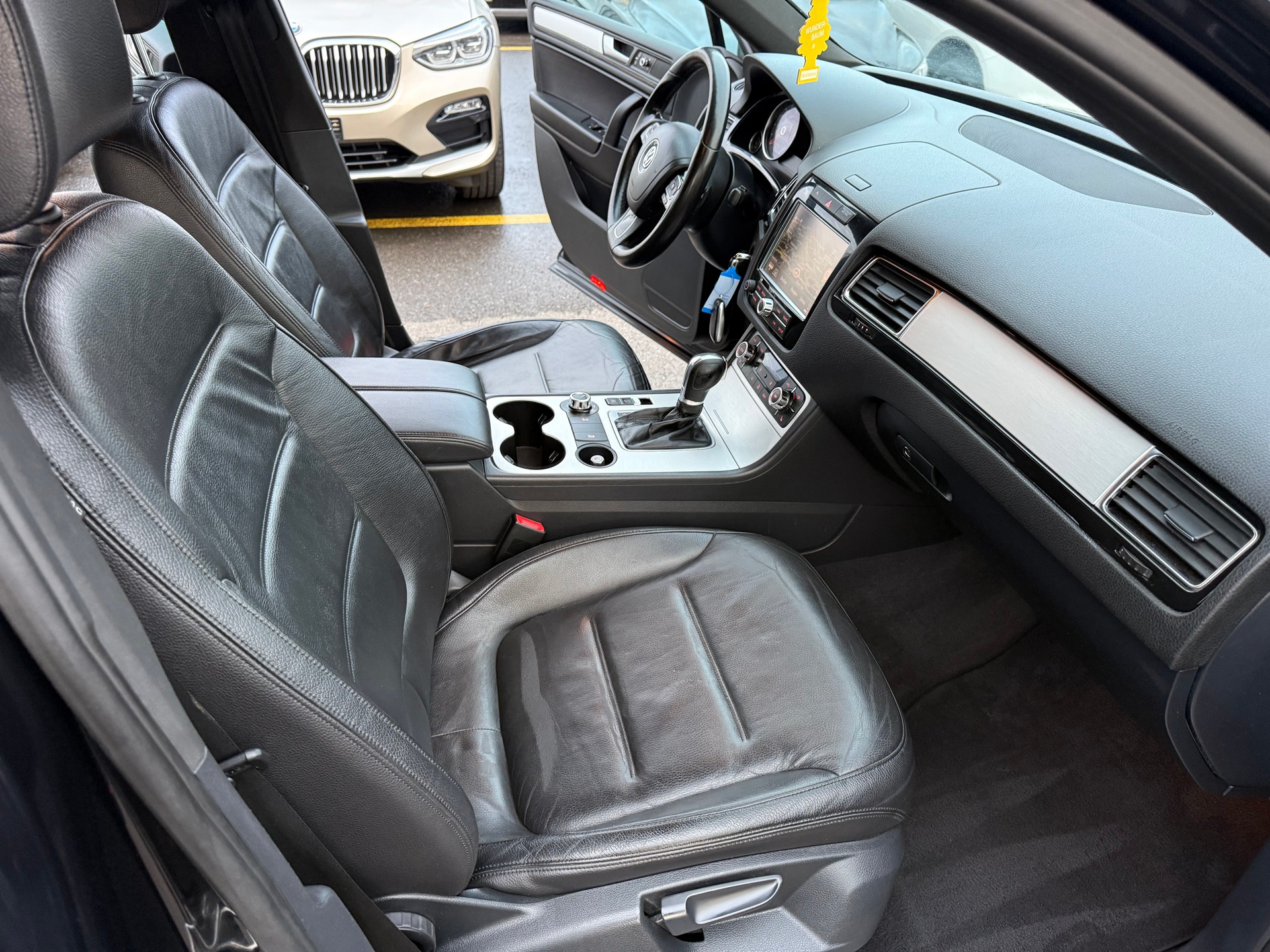 VW Touareg 3.0 TDI BlueMotion Technology Tiptronic-image-6