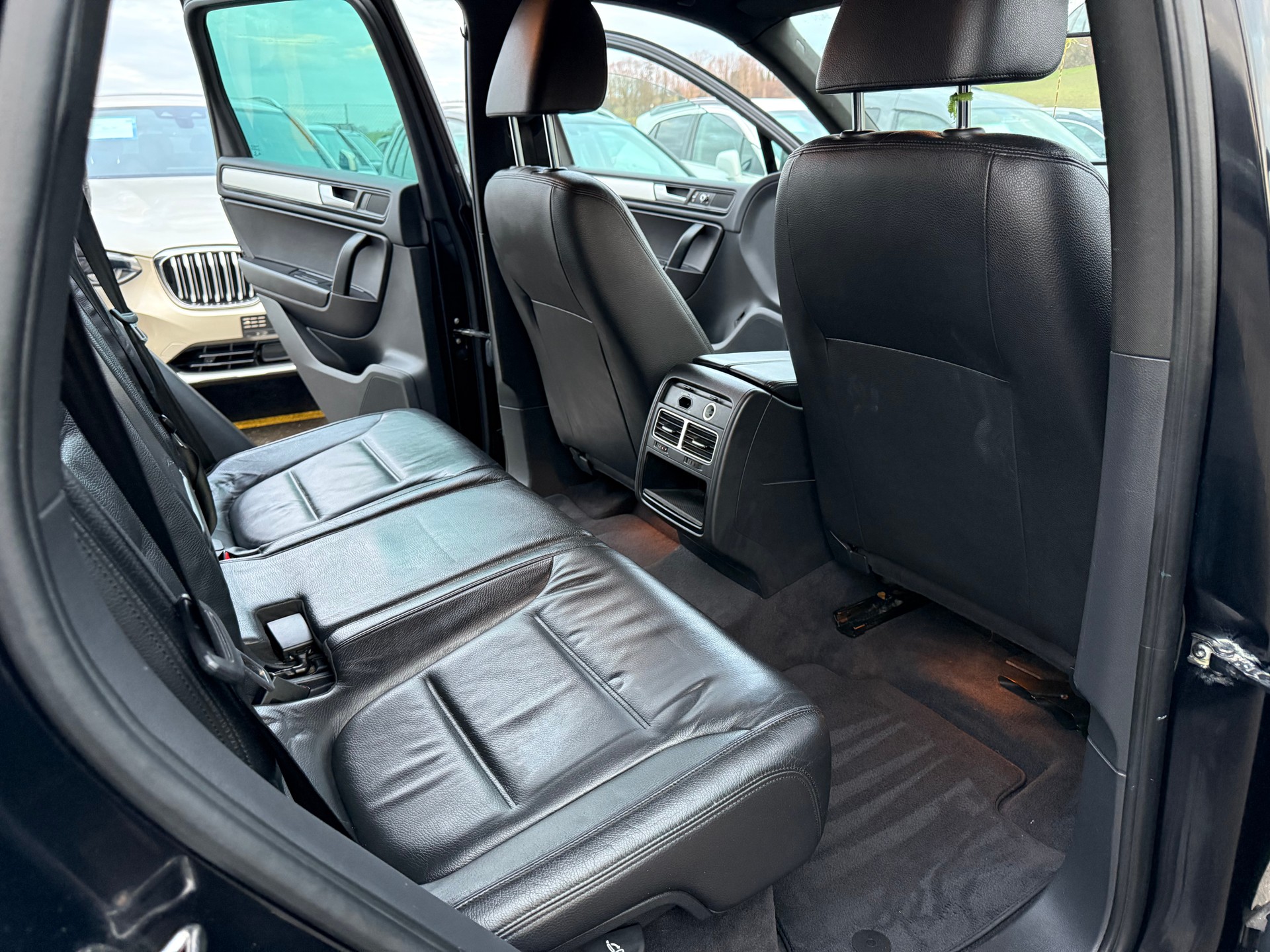 VW Touareg 3.0 TDI BlueMotion Technology Tiptronic-image-8