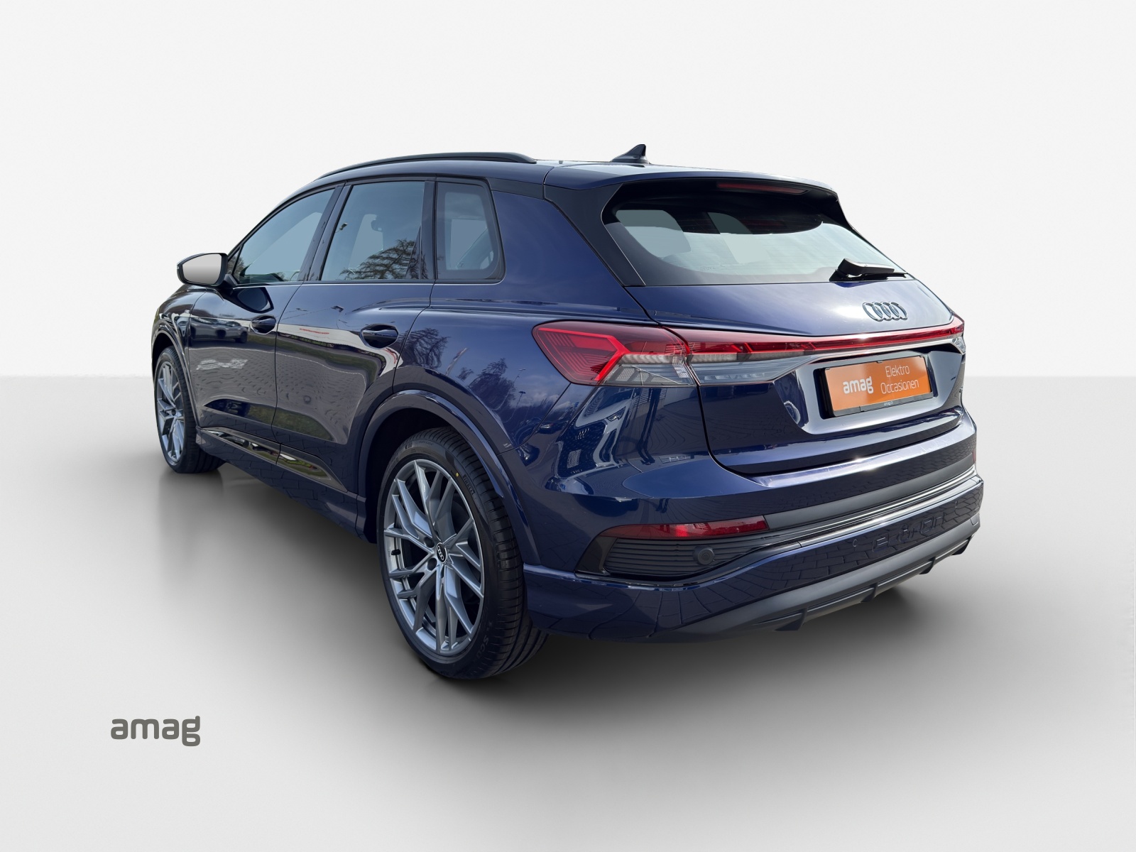 AUDI Q4 e-tron 50 quattro-image-2