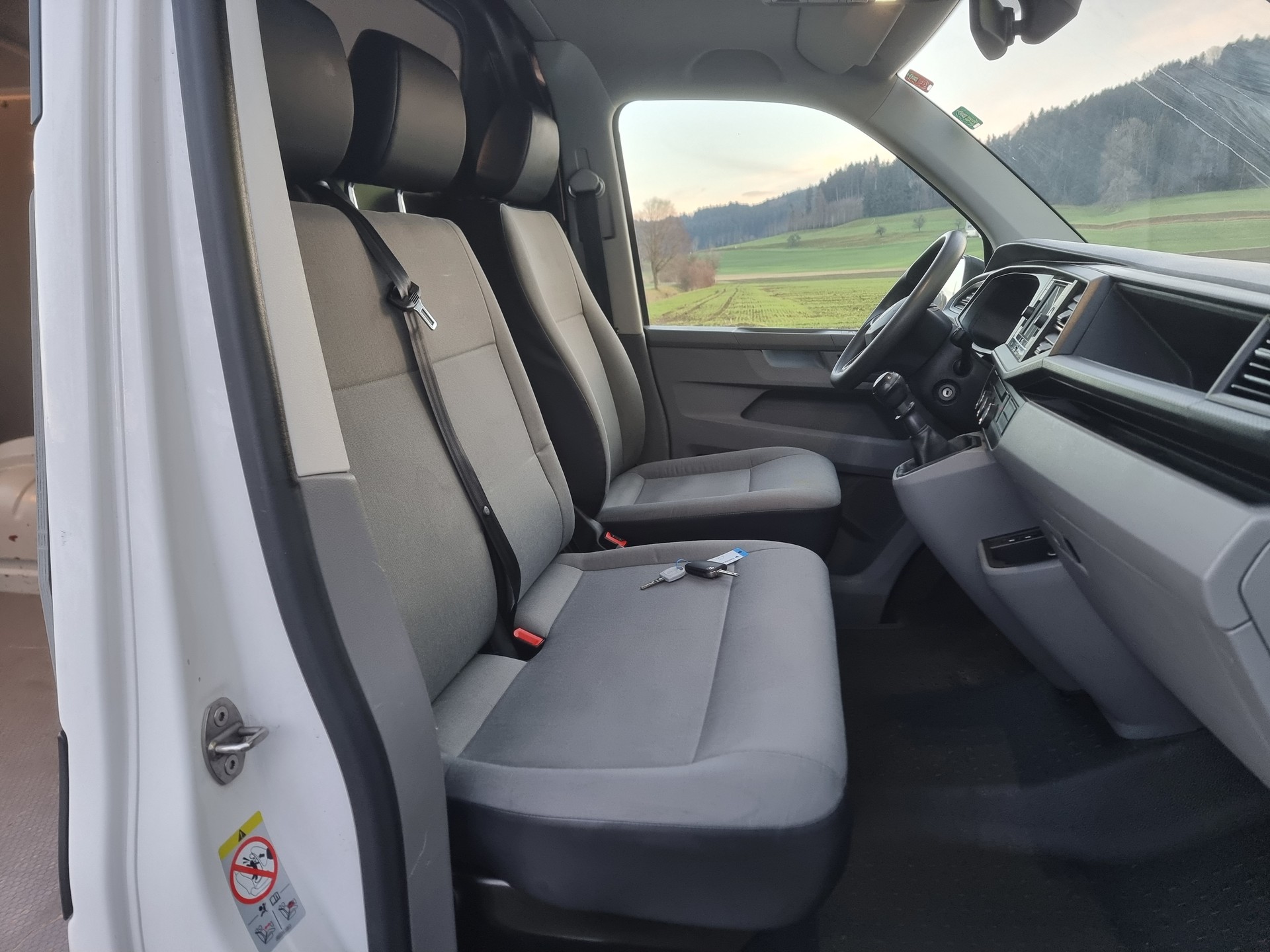 VW T6.1 2.0 TDI-image-4