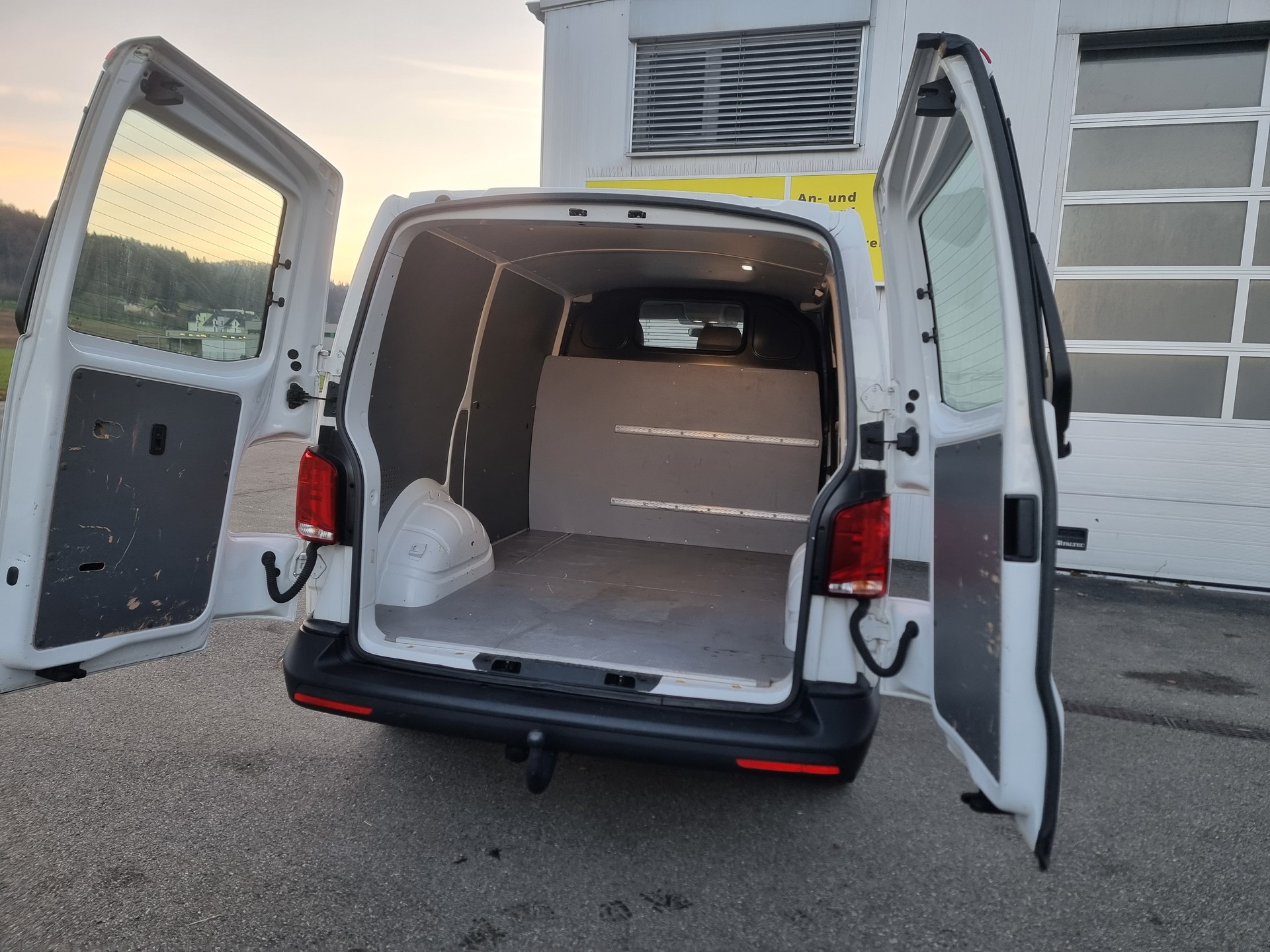 VW T6.1 2.0 TDI-image-8