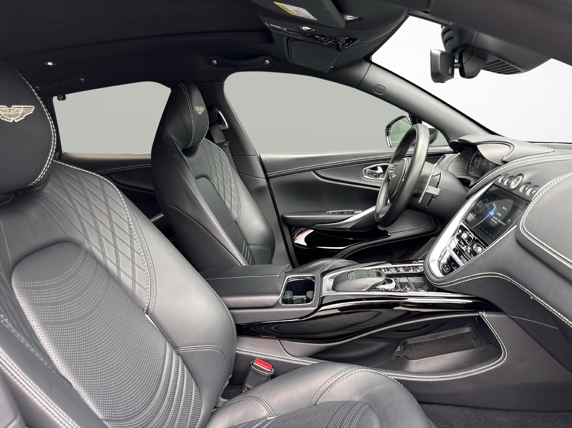 ASTON MARTIN DBX 4.0 V8 Bi-Turbo-image-8