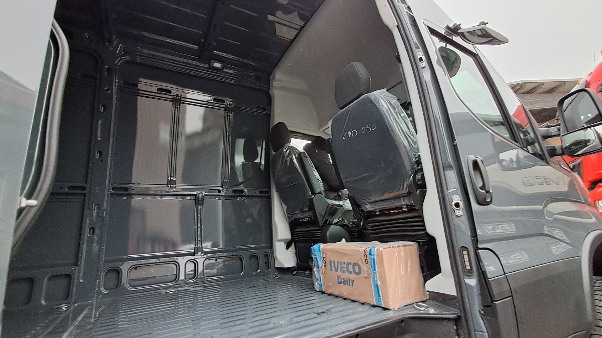 IVECO Daily 4x4 Kastenwagen 7t 70S18HW-showroom-element-3