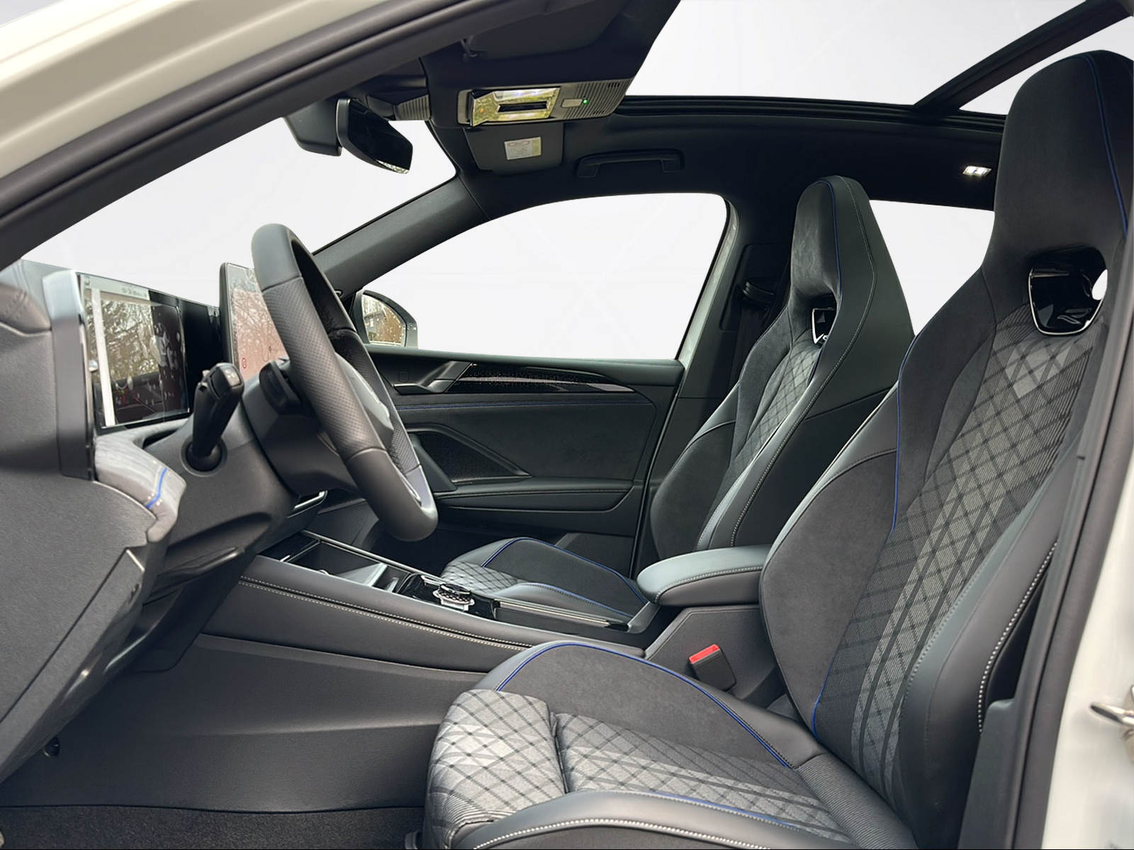 VW Tiguan R-Line 1.5TSI Plugin-Hybride 272CH DSG-image-8