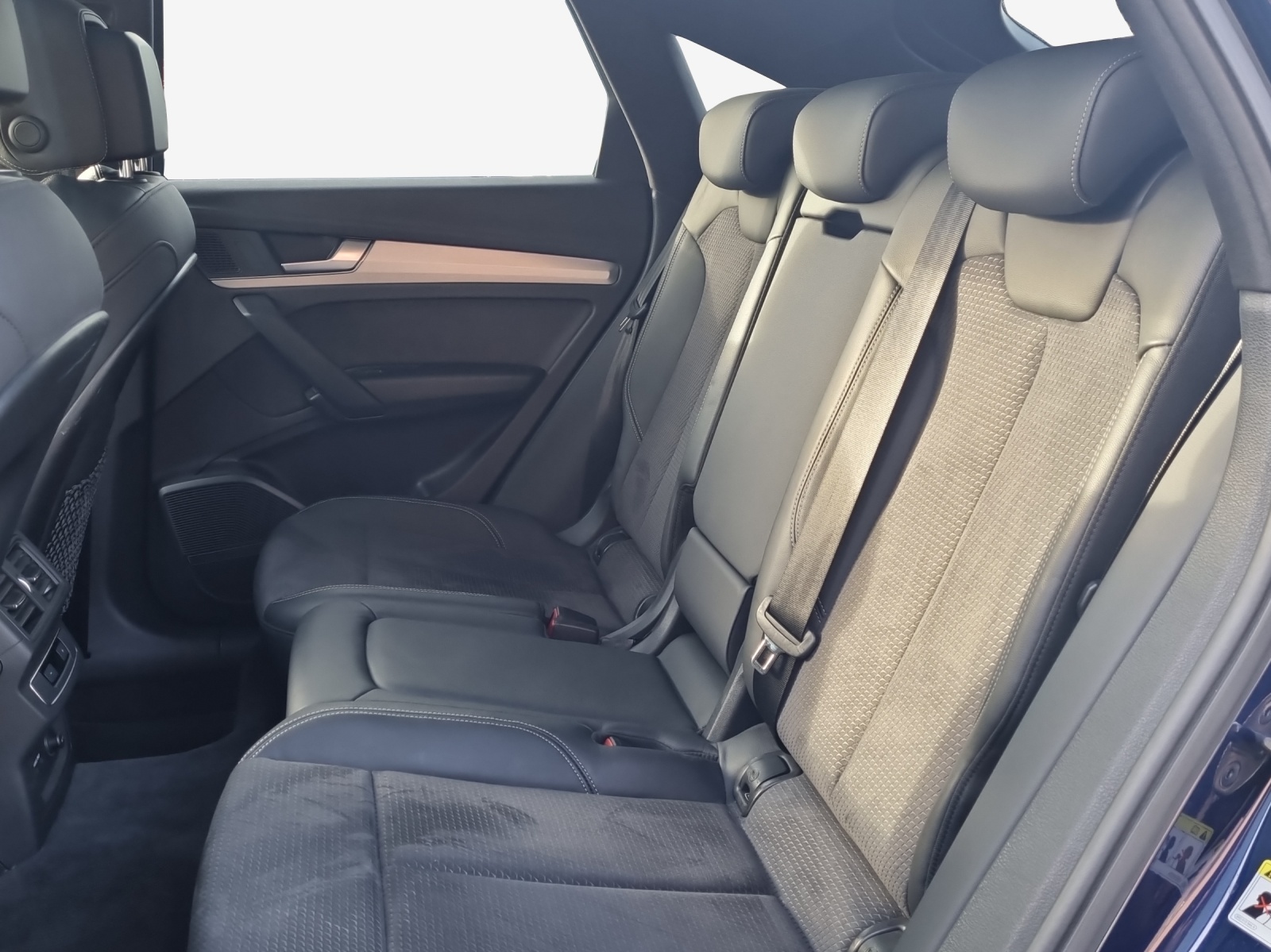 AUDI Q5 Sportback 55 TFSI e PHEV S line quattro S-tronic-image-12