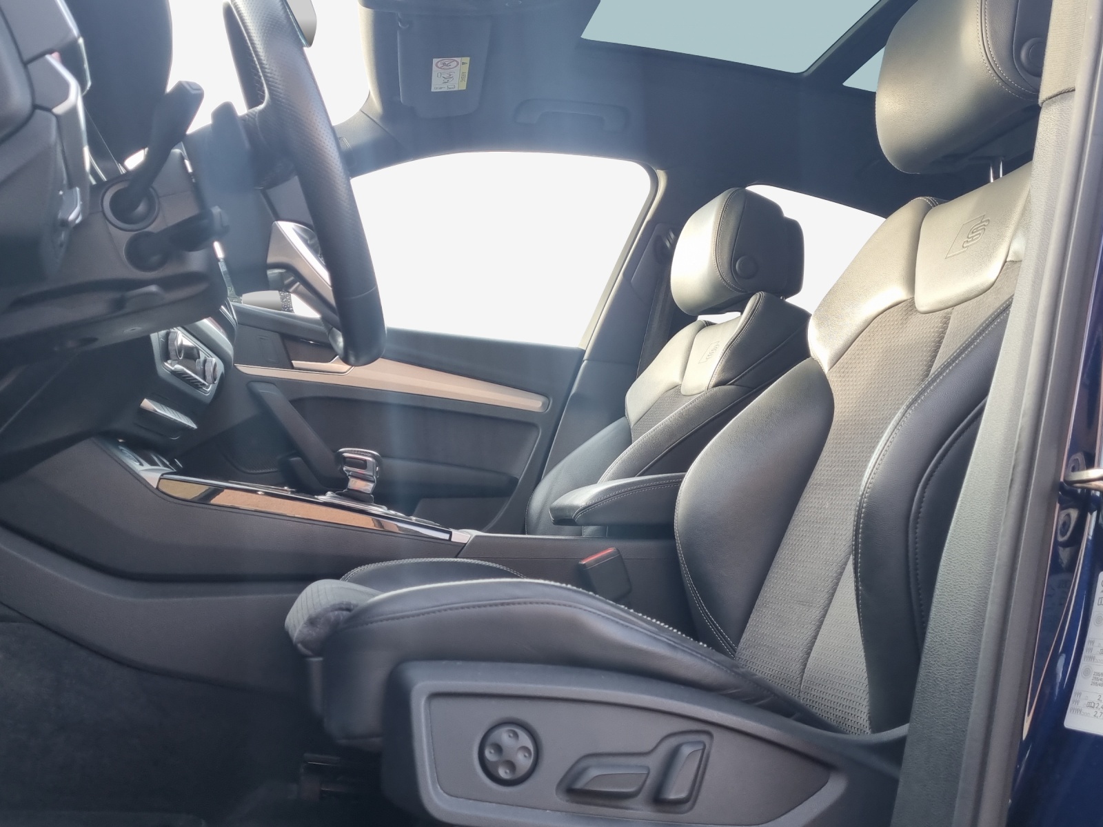 AUDI Q5 Sportback 55 TFSI e PHEV S line quattro S-tronic-image-8