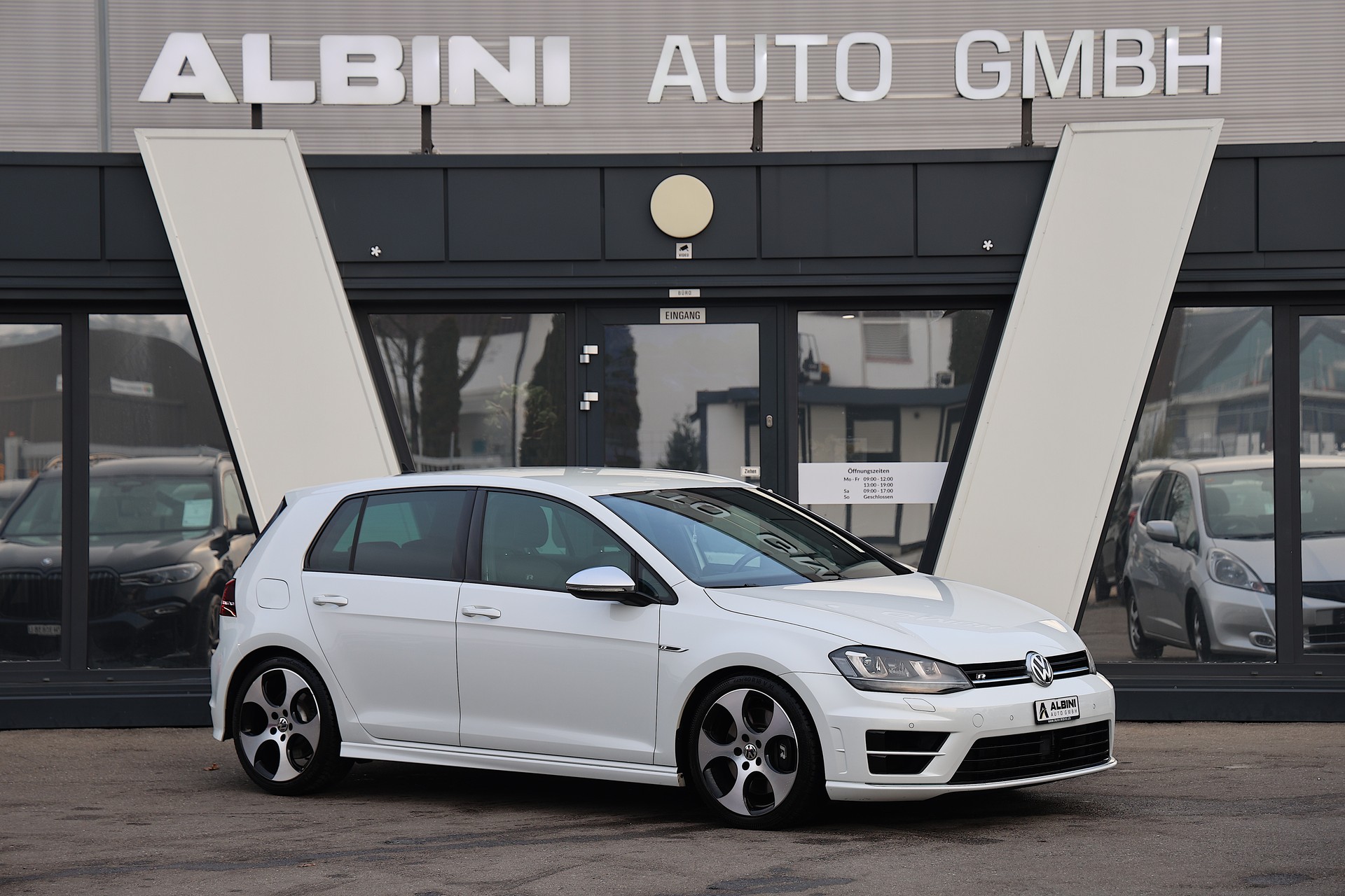 VW Golf 2.0 TSI R 4Motion DSG-image-2