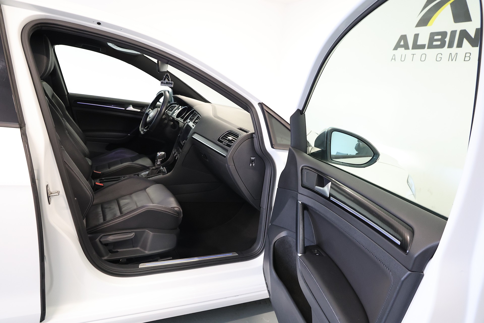 VW Golf 2.0 TSI R 4Motion DSG-image-12