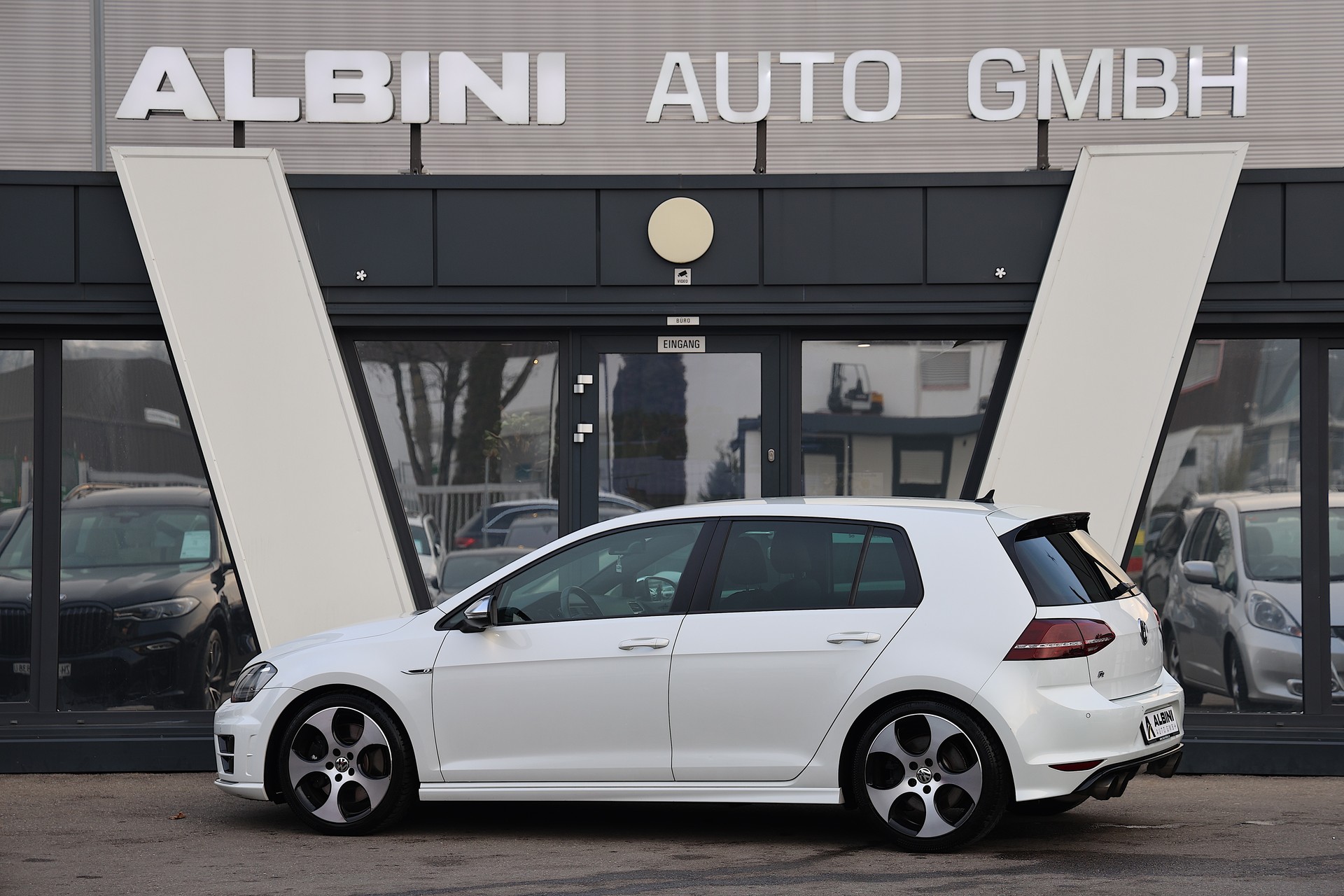 VW Golf 2.0 TSI R 4Motion DSG-image-4
