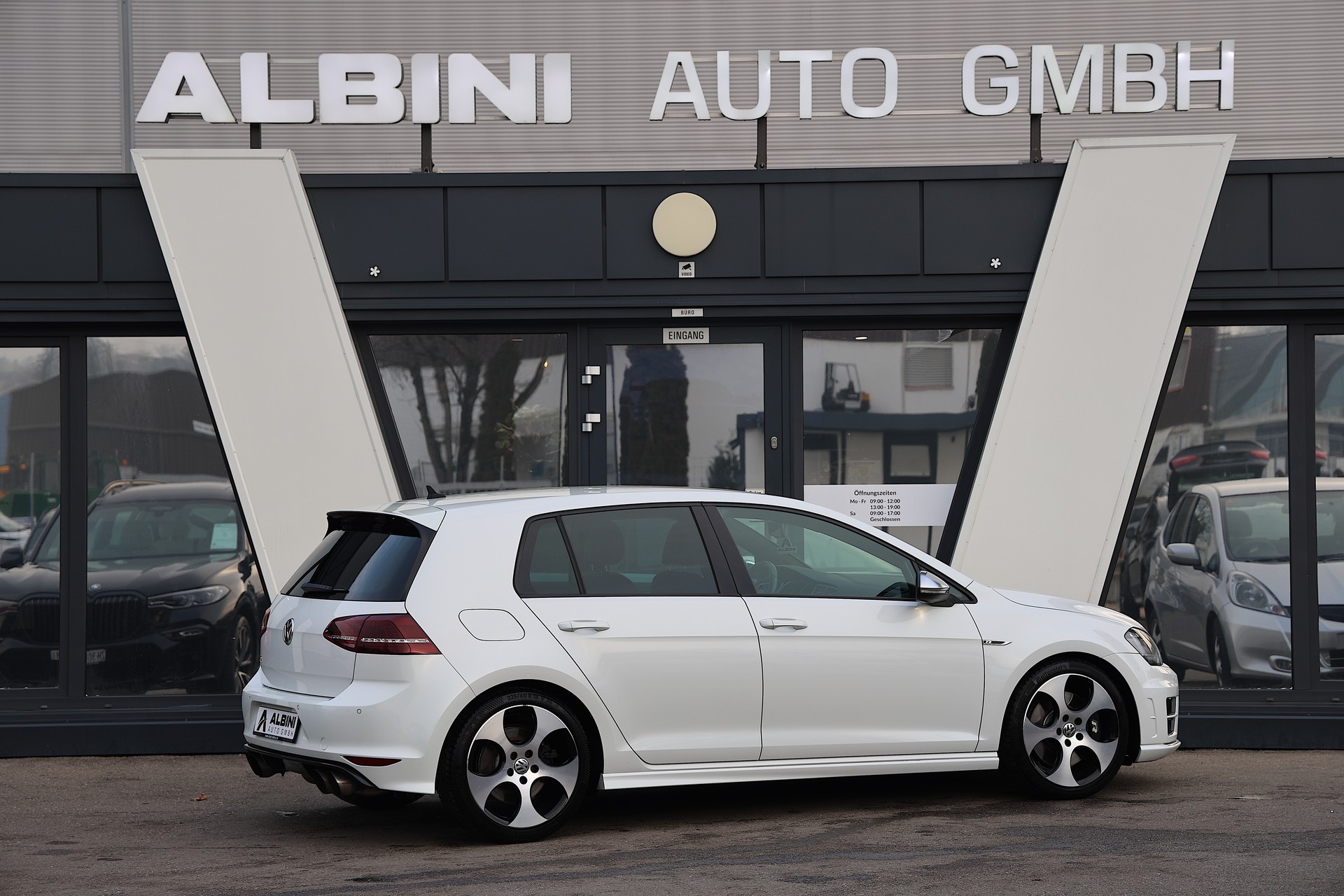 VW Golf 2.0 TSI R 4Motion DSG-image-3