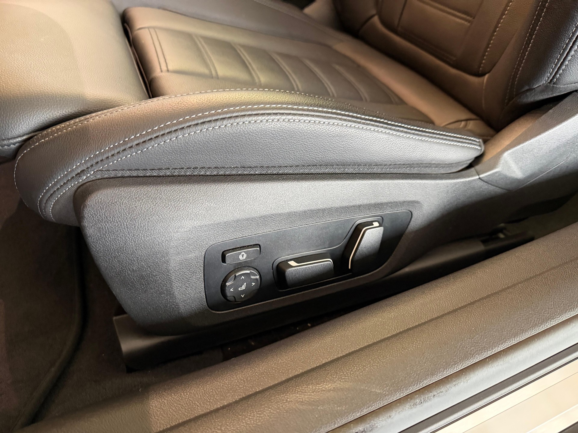 BMW 430i xDrive SAG Cabrio M-Sport-image-16