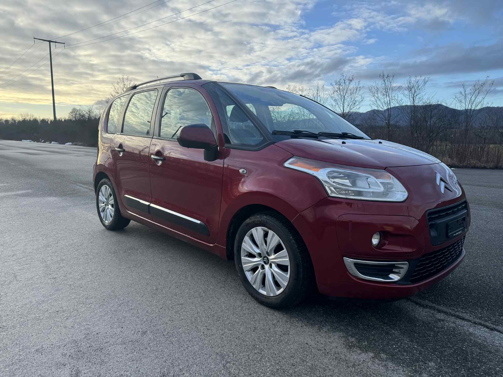 CITROEN C3 Picasso 1.6 HDi Chic-image-0