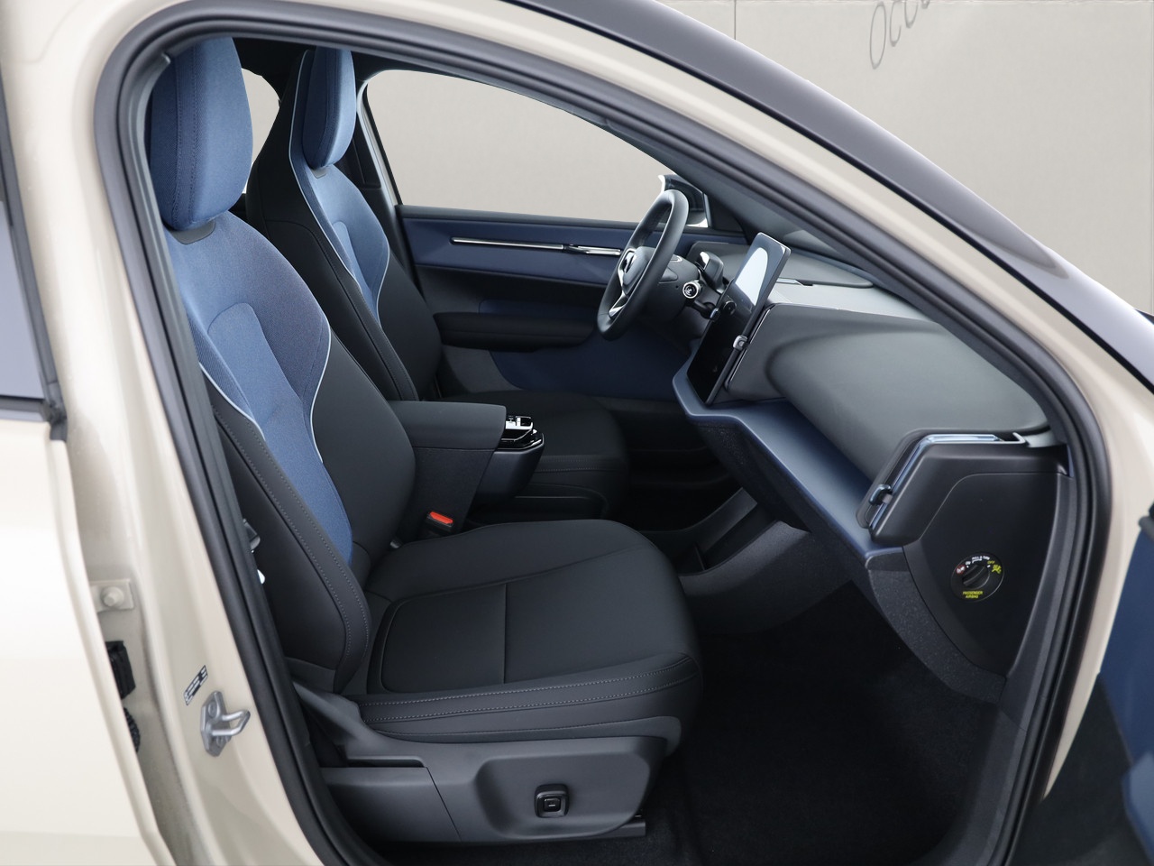 VOLVO EX30 E60 Twin Ultra Performance AWD-image-4