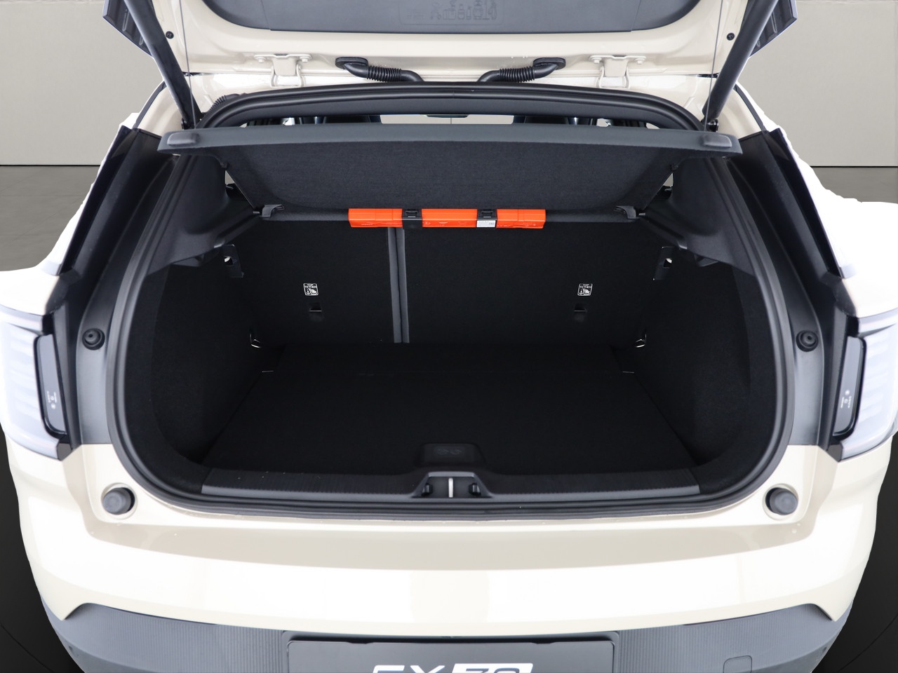 VOLVO EX30 E60 Twin Ultra Performance AWD-image-3