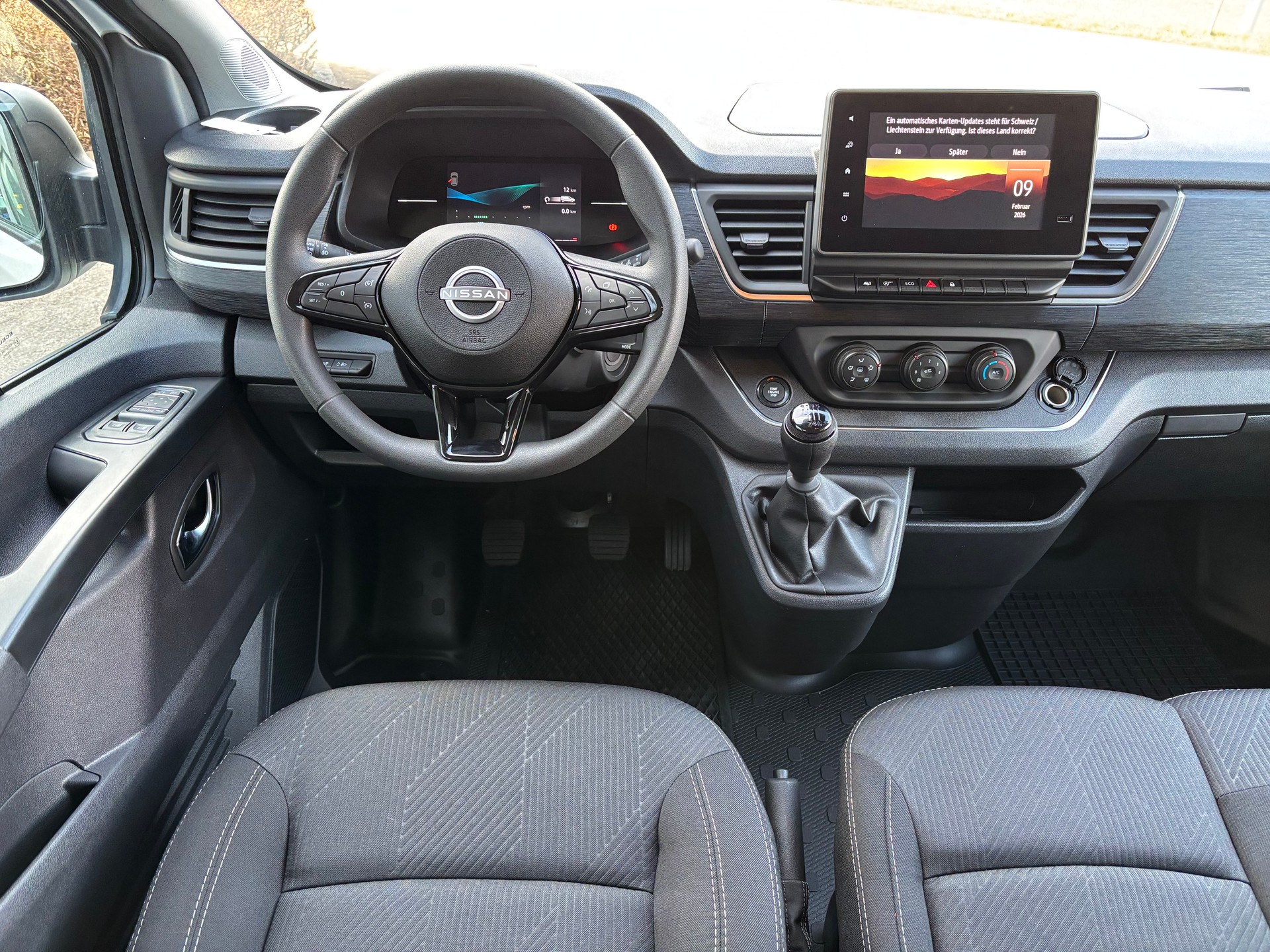 NISSAN Primastar 150 3.0L2H1 Tekna 9 Plätze-image-9