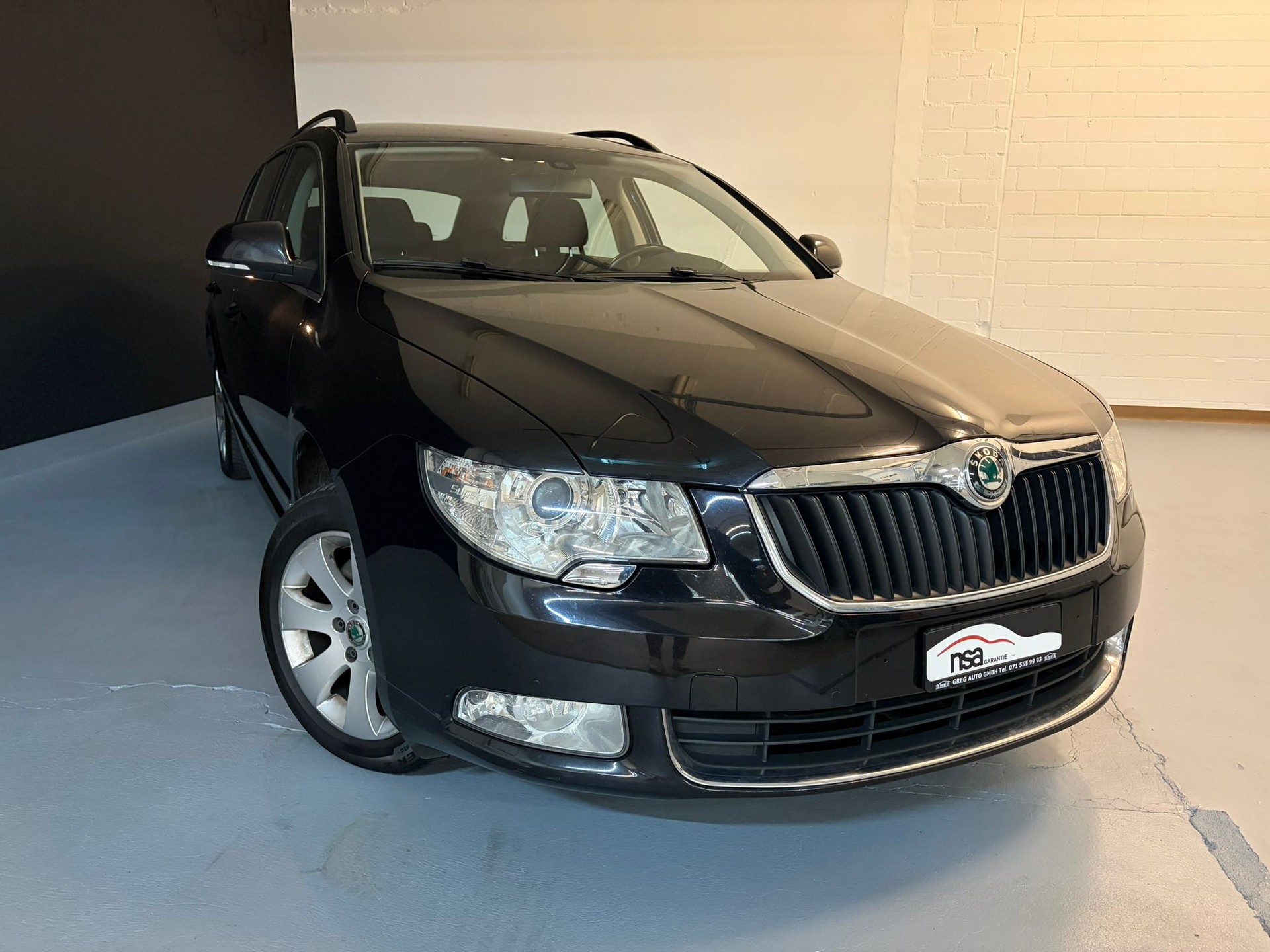 SKODA Superb Combi 2.0 TDi Elegance 4x4 DSG ***CH-Fahrzeug***-image-0