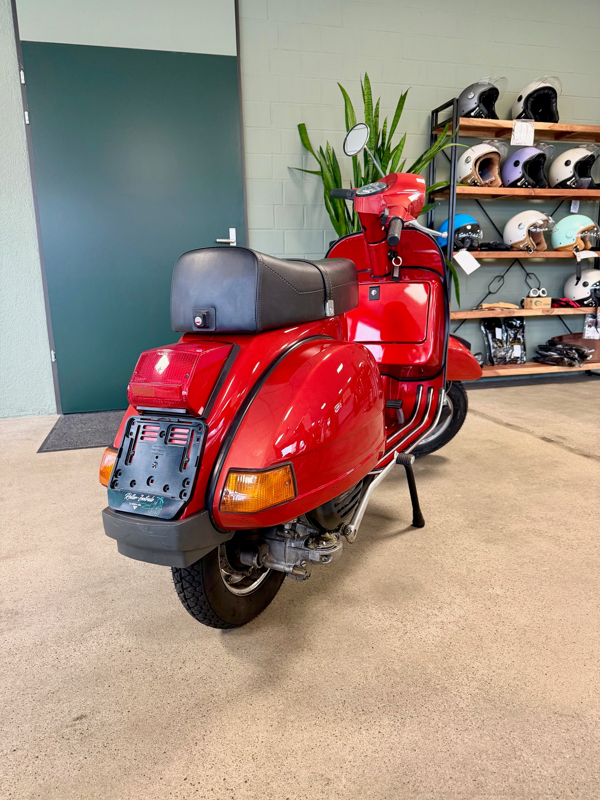 PIAGGIO Vespa PX 125 E-showroom-element-3
