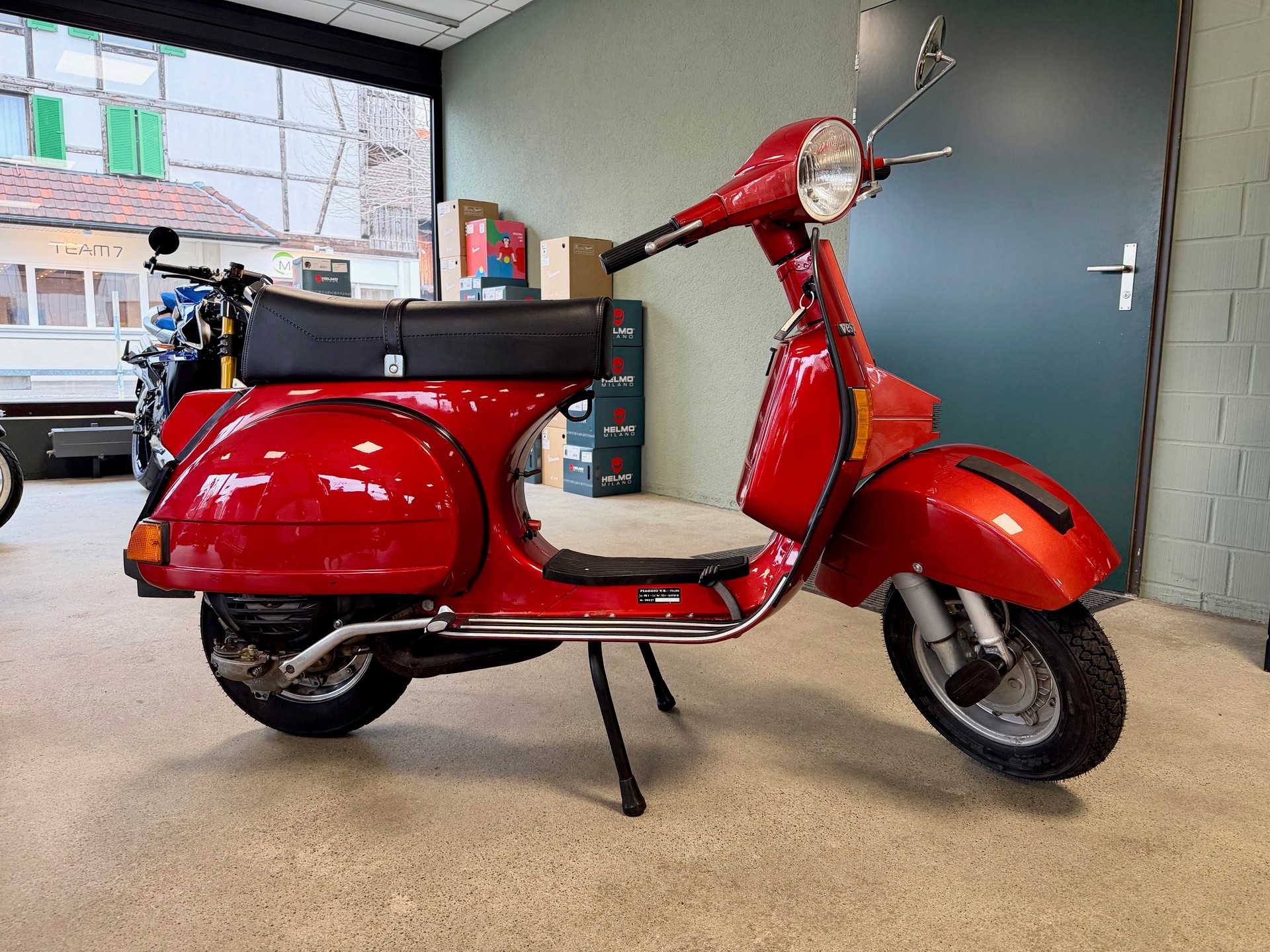 PIAGGIO Vespa PX 125 E-showroom-element-2