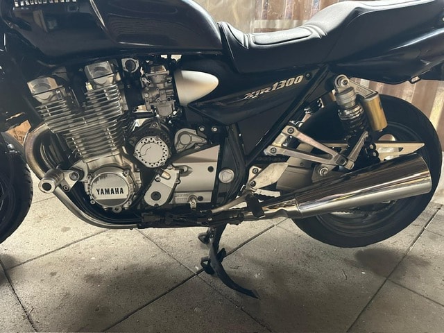 YAMAHA XJR 1300-image-2