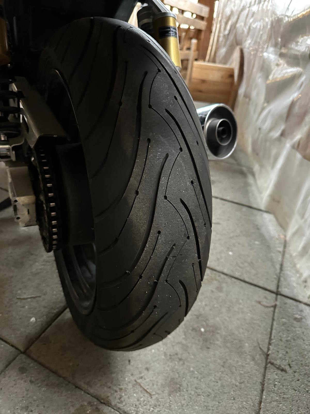 YAMAHA XJR 1300-image-1