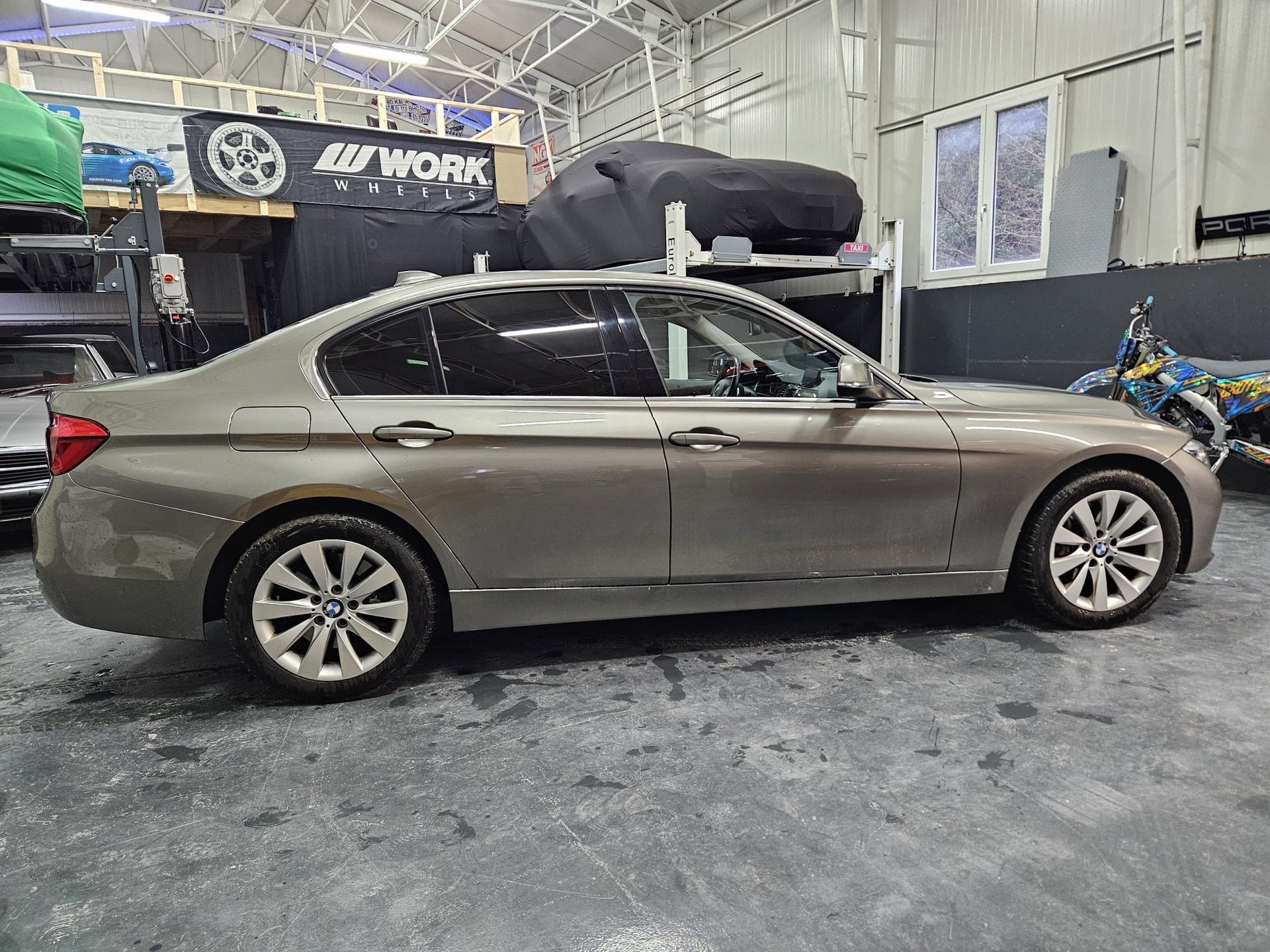 BMW 340i xDrive Luxury Line Steptronic-image-3