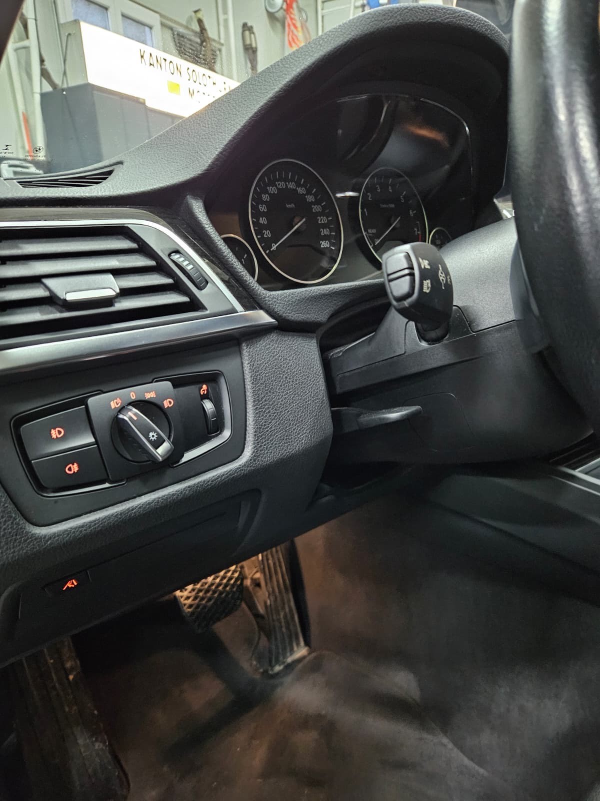 BMW 340i xDrive Luxury Line Steptronic-image-8