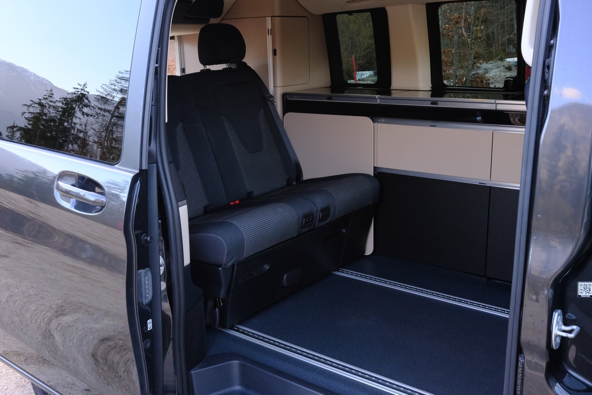 MERCEDES-BENZ Marco Polo 300 d 4M Automat-image-12