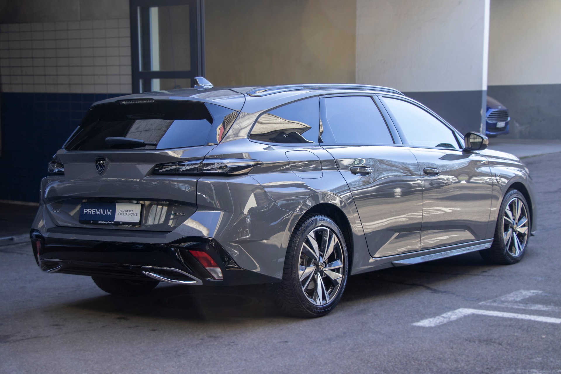 PEUGEOT 308 SW 1.6 PHEV 180 GT-image-2