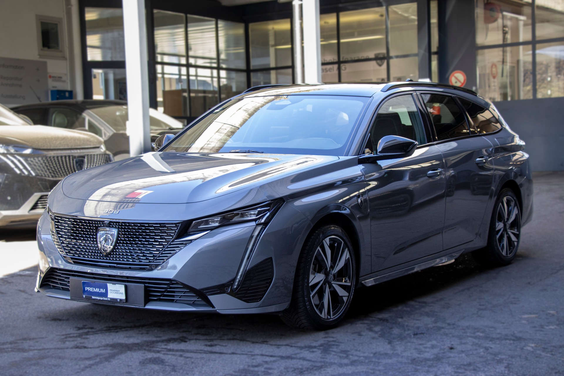 PEUGEOT 308 SW 1.6 PHEV 180 GT-image-0