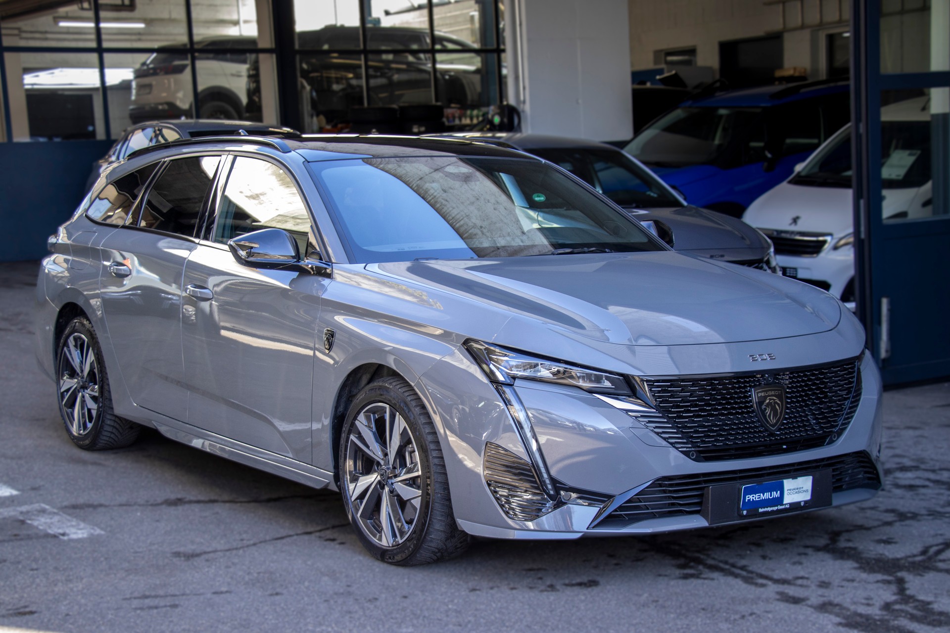 PEUGEOT 308 SW 1.6 PHEV 180 GT-image-3