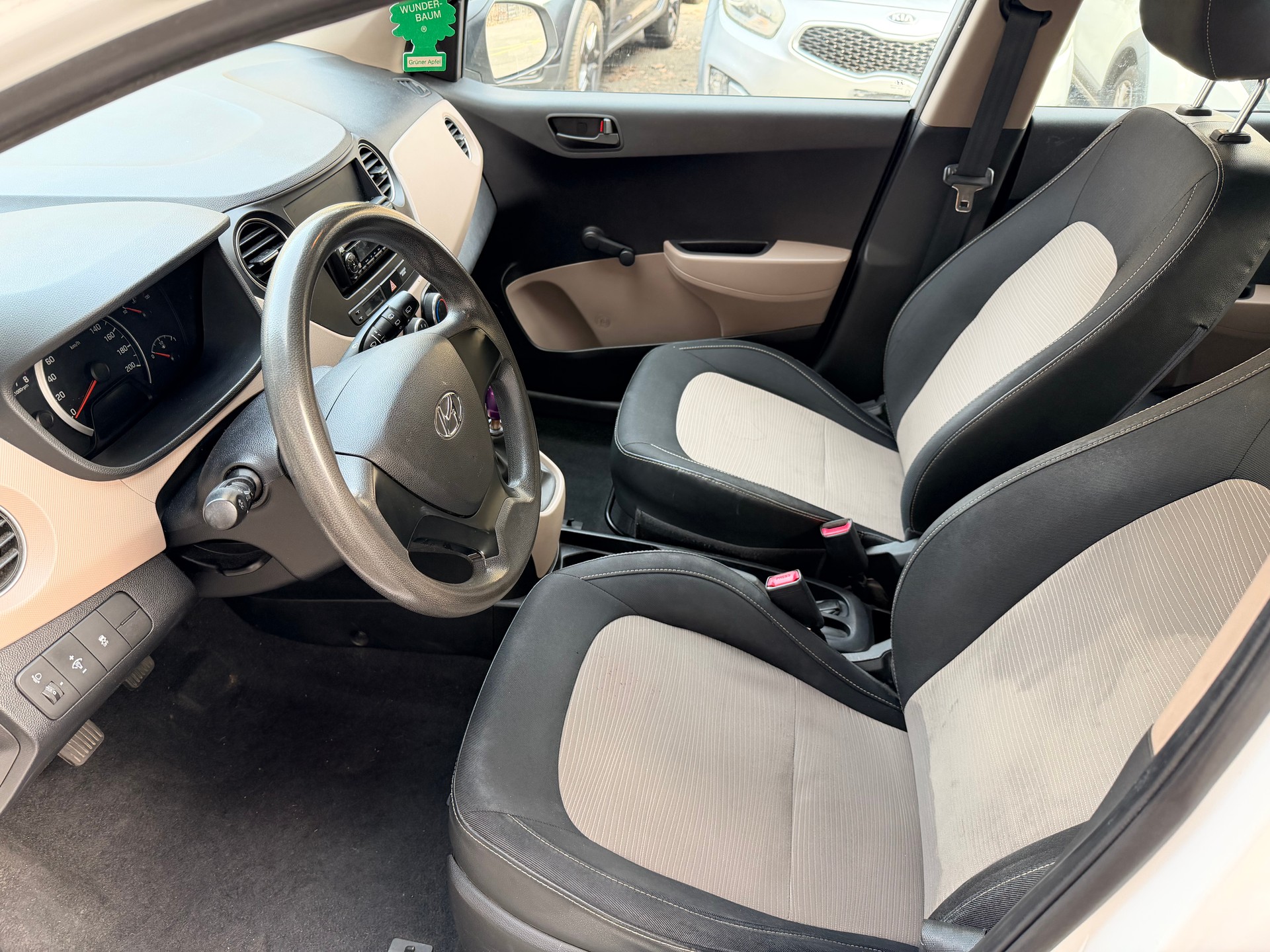 HYUNDAI i10 1.0 Pica-image-6