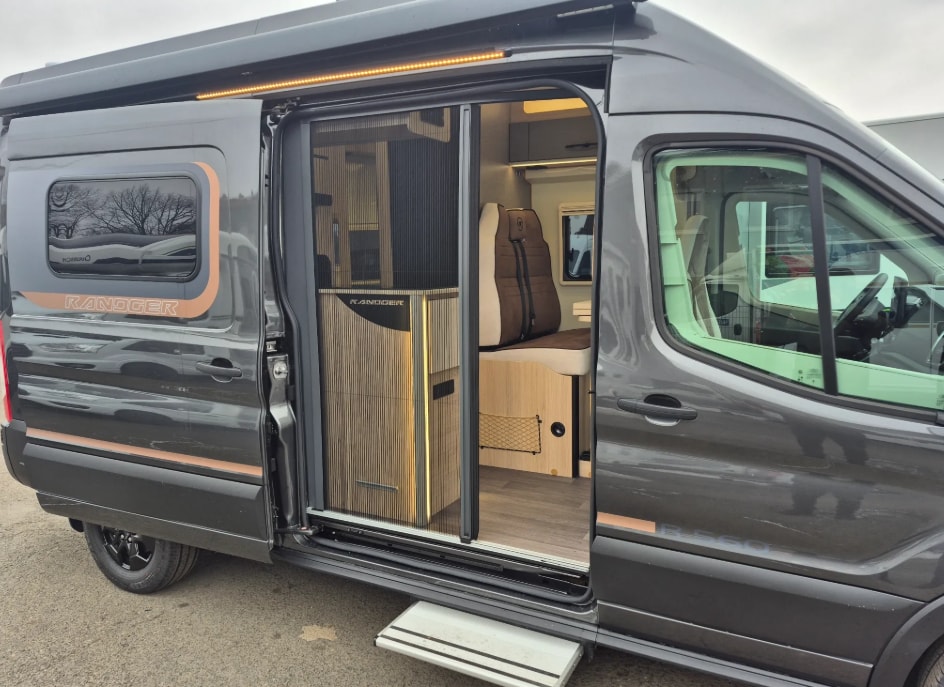 FORD Transit Camper Randger R560 4X2 2.0 TDCi 165-image-1