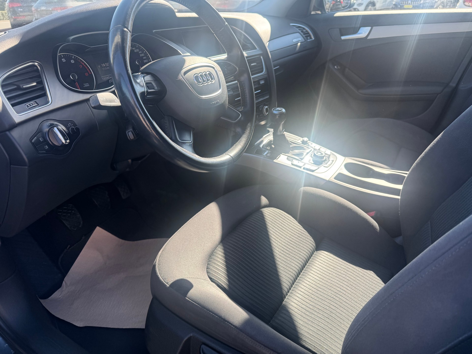 AUDI A4 Avant 2.0 TFSI quattro-image-13