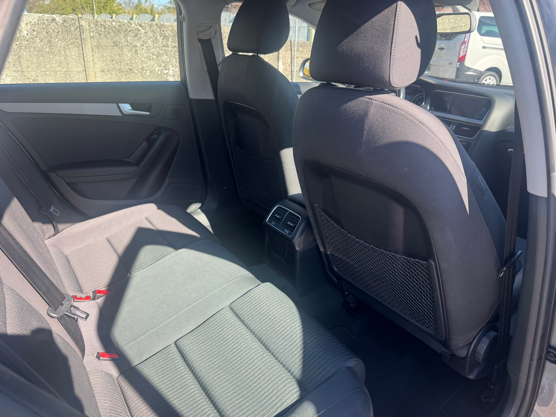 AUDI A4 Avant 2.0 TFSI quattro-image-11