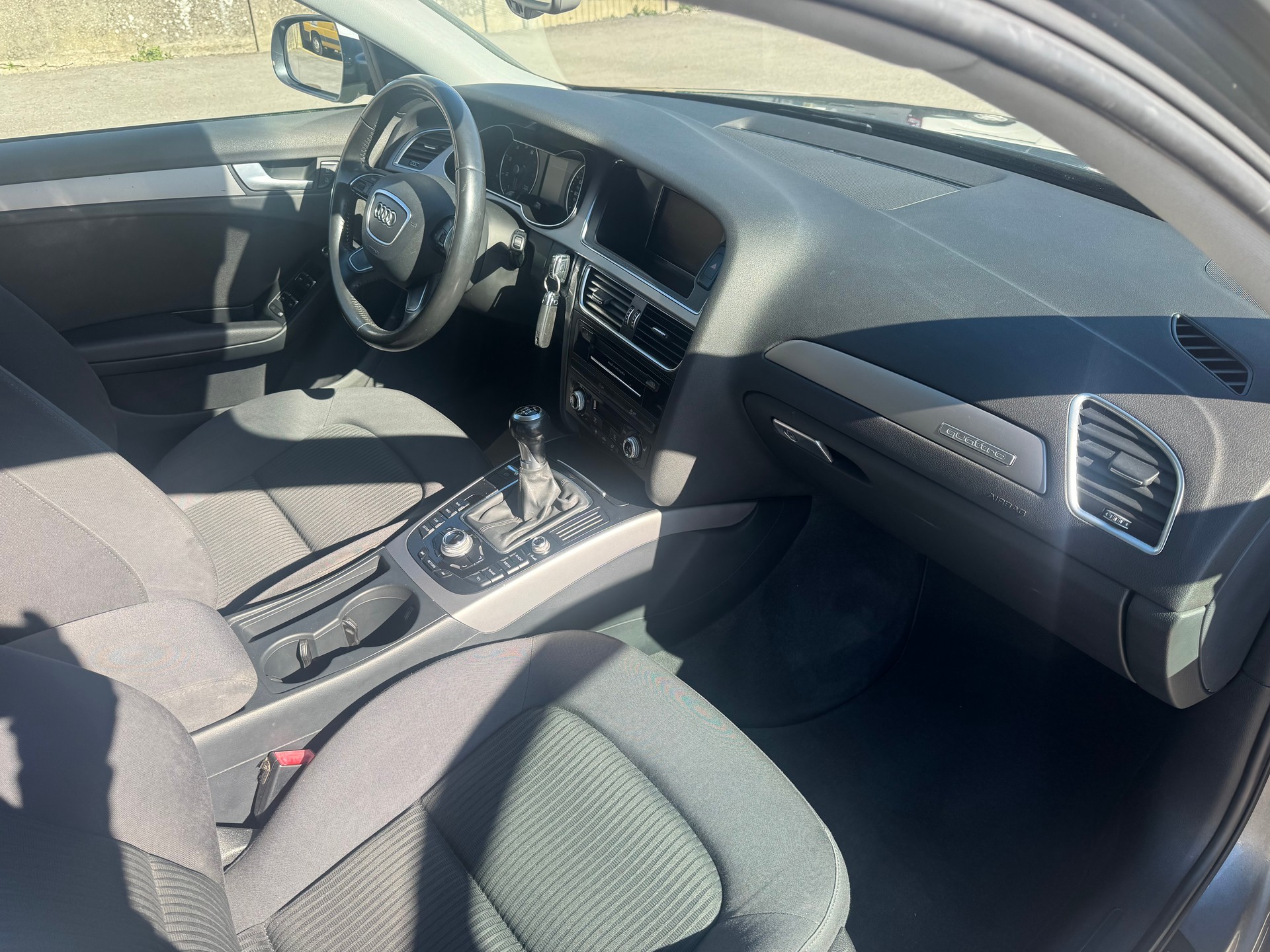 AUDI A4 Avant 2.0 TFSI quattro-image-8