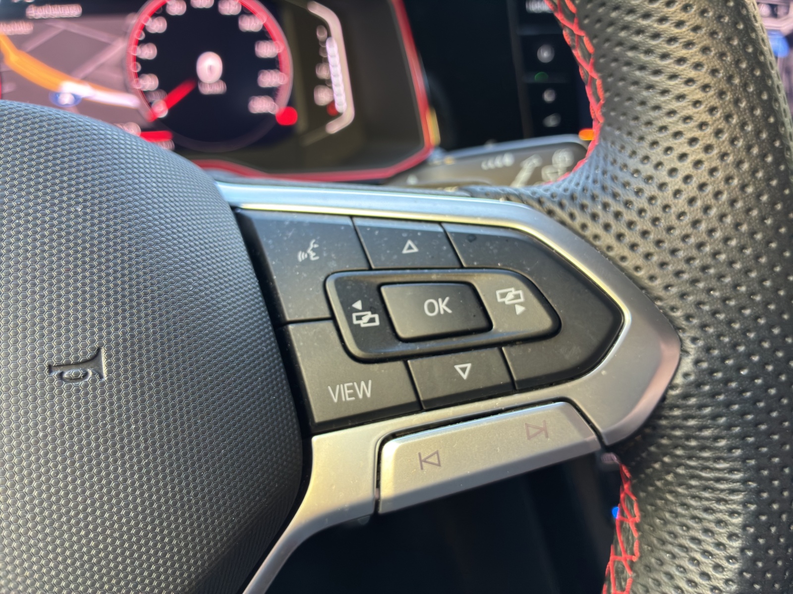 VW Polo 2.0 TSI GTI DSG-image-19