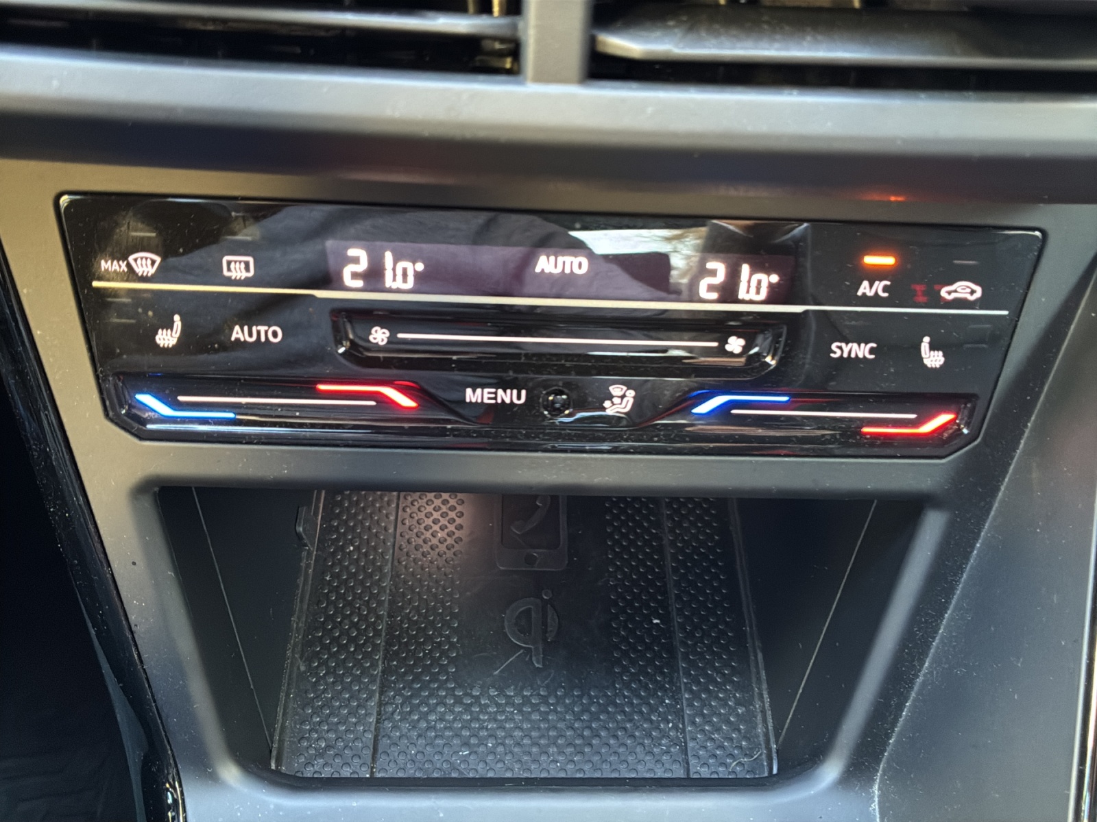 VW Polo 2.0 TSI GTI DSG-image-16
