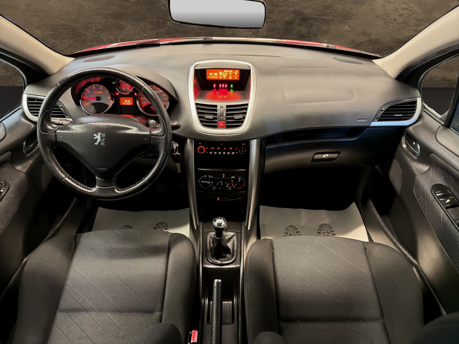 PEUGEOT 207 1.4 16V Look-image-3