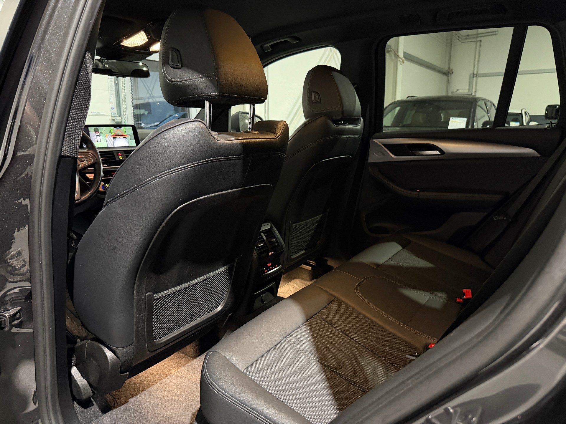 BMW X3 xDrive 20i Steptronic (CH)-image-9