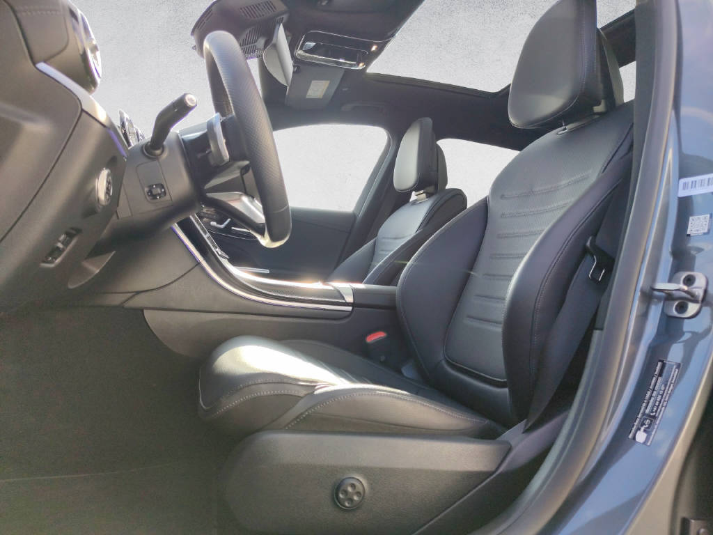 MERCEDES-BENZ C 300 AMG Line 4Matic T- Modell-image-9