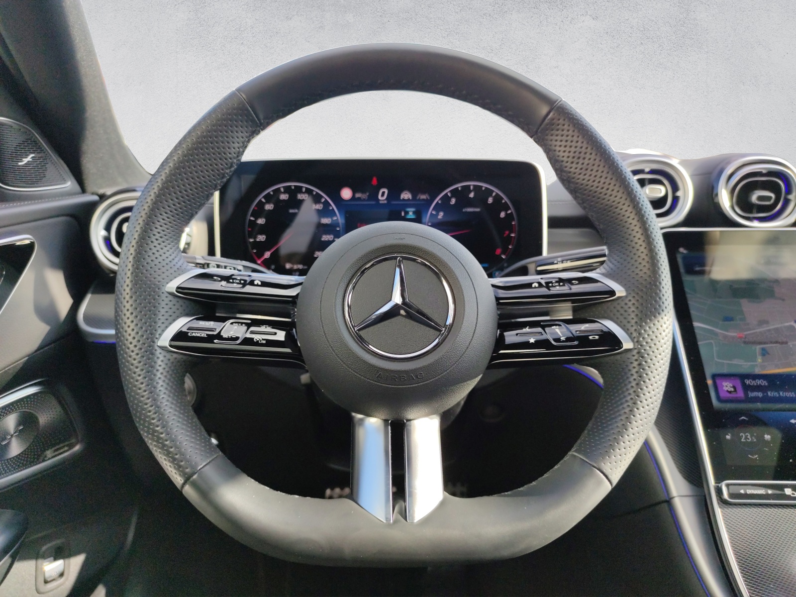 MERCEDES-BENZ C 300 AMG Line 4Matic T- Modell-image-12