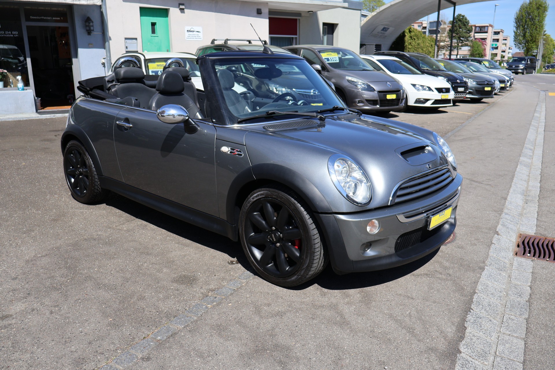 MINI Cooper S Cabriolet-image-1