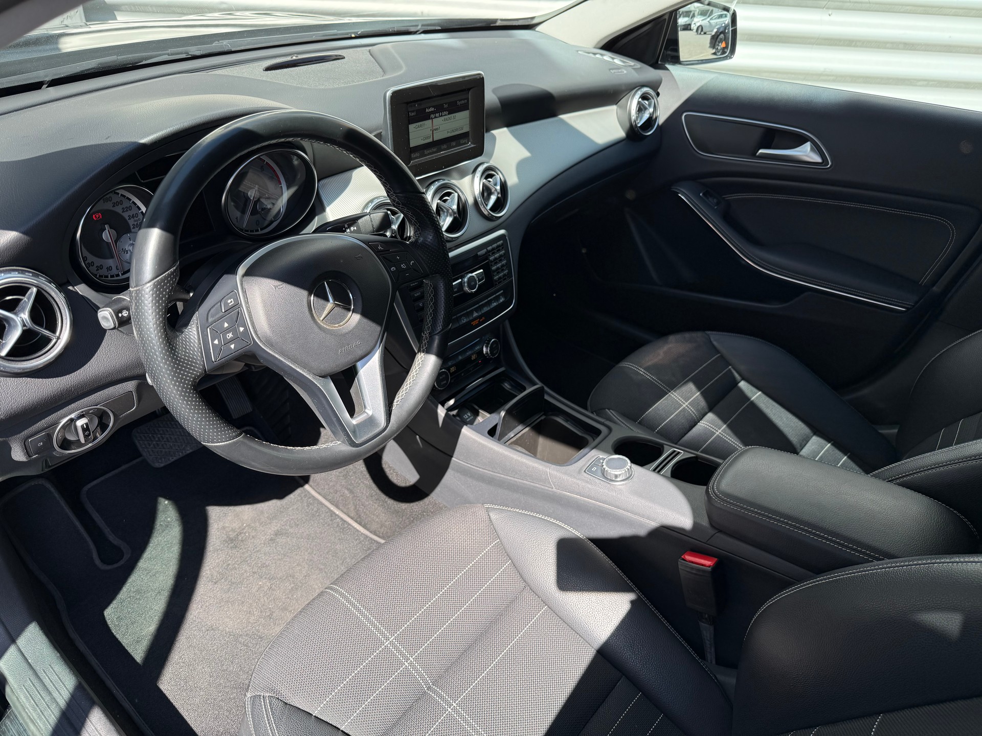 MERCEDES-BENZ GLA 200 CDI 4Matic 7G-DCT-image-6