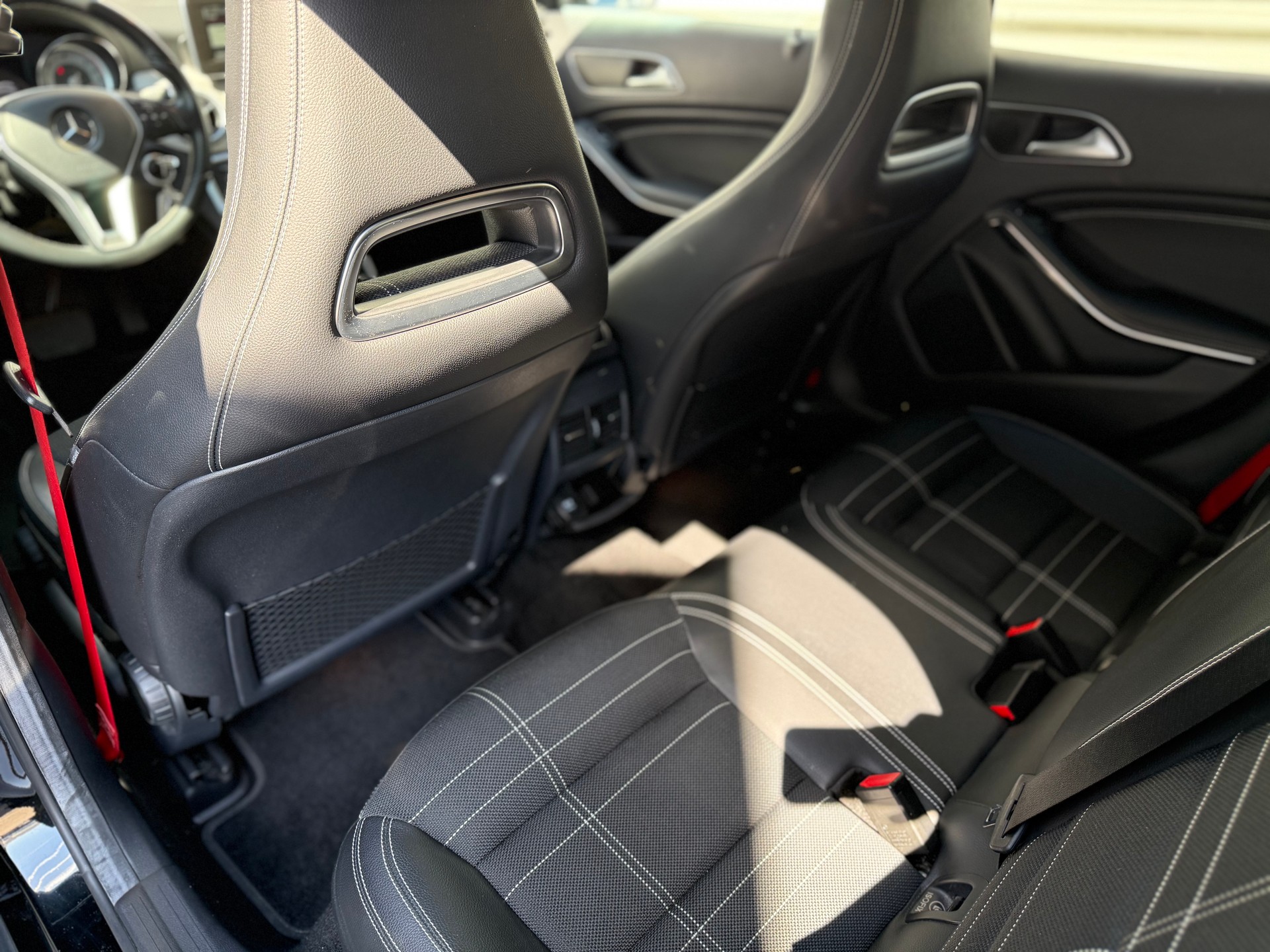 MERCEDES-BENZ GLA 200 CDI 4Matic 7G-DCT-image-12